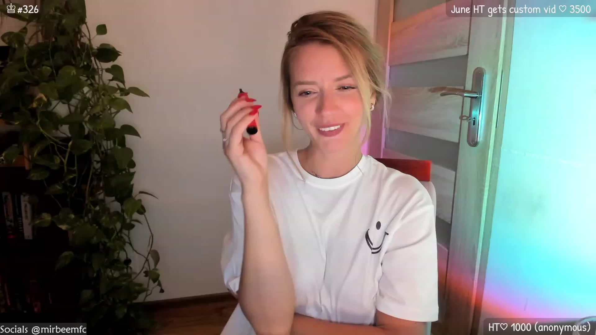 Gallery image thumbnail from MirBee's myfreecams stream on, 06/06/2023, 23:37 image 9 of 20