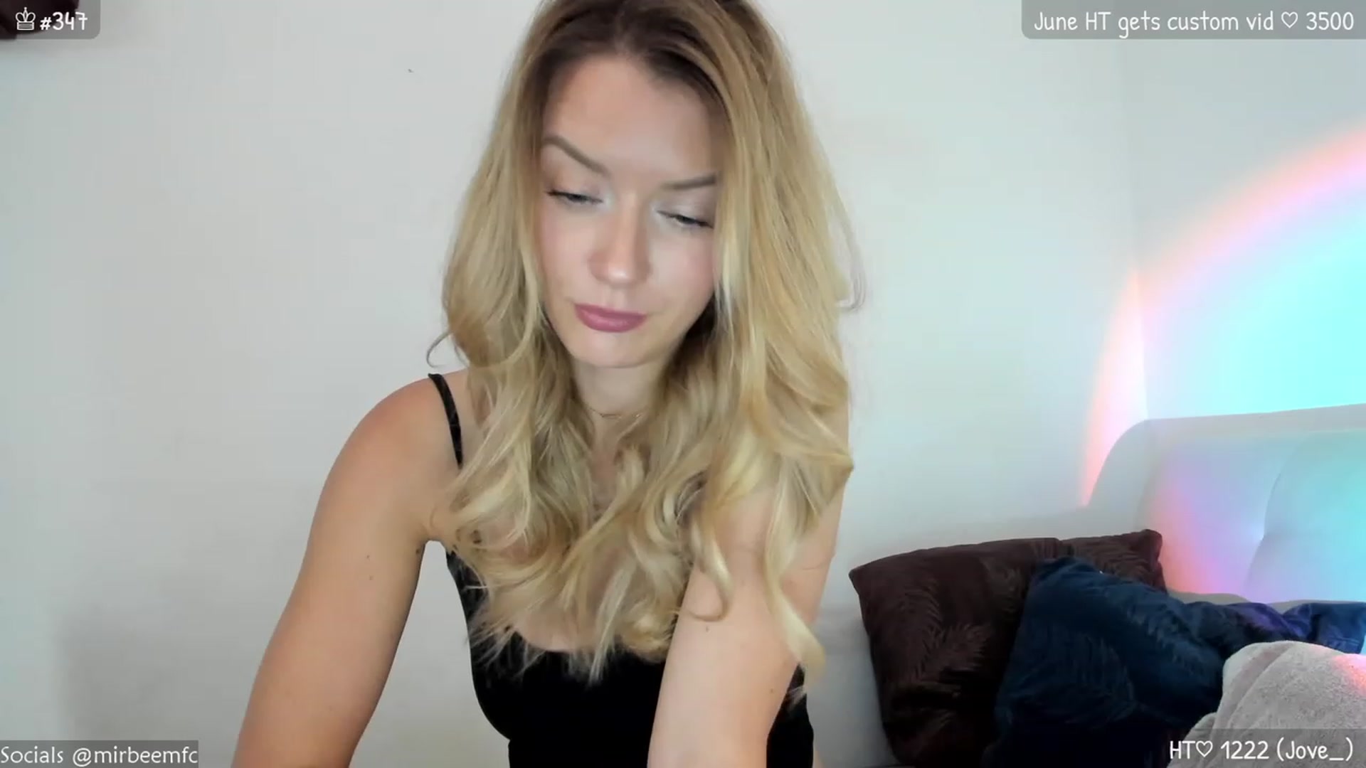 Gallery image thumbnail from MirBee's myfreecams stream on, 06/07/2023, 16:18 image 6 of 20