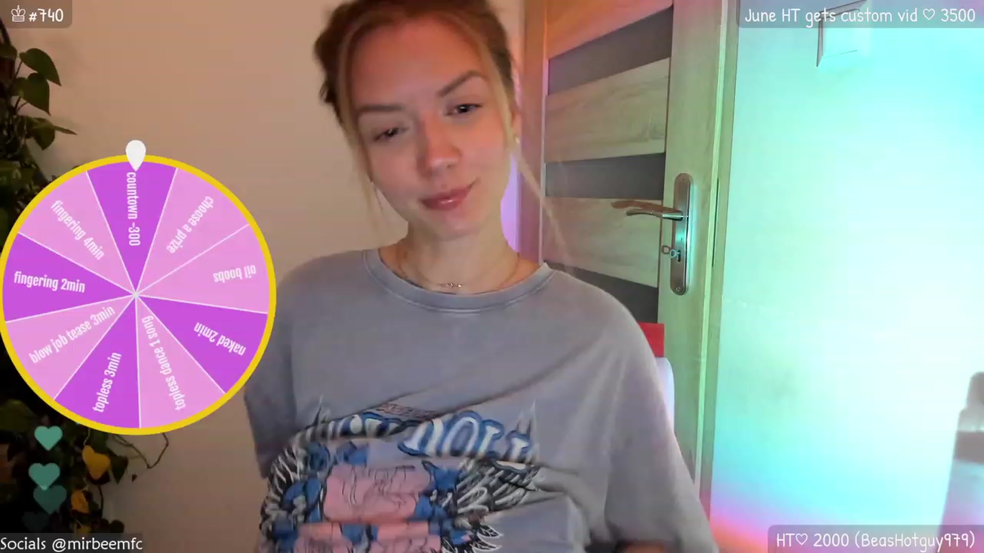 Gallery image thumbnail from MirBee's myfreecams stream on, 06/20/2023, 21:41 image 6 of 20