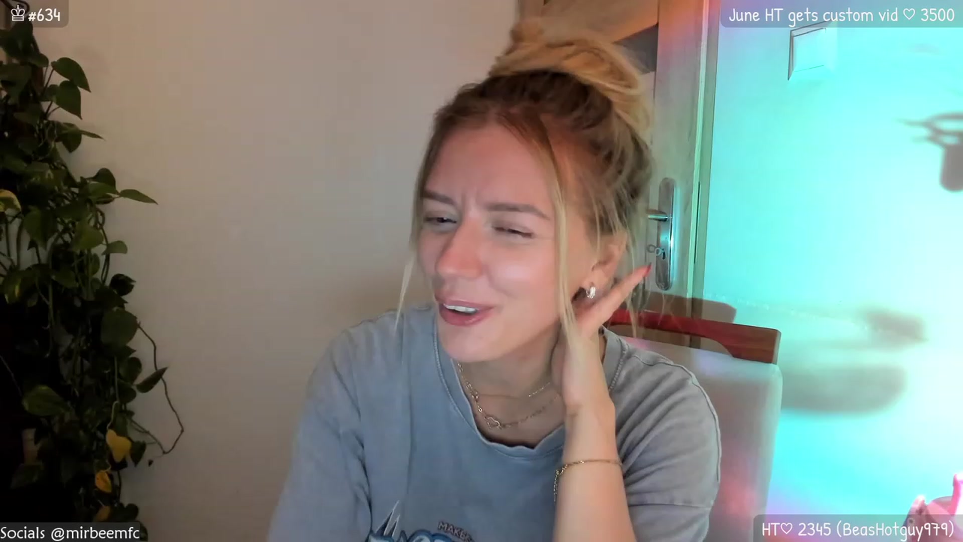 Gallery image thumbnail from MirBee's myfreecams stream on, 06/20/2023, 23:07 image 14 of 20