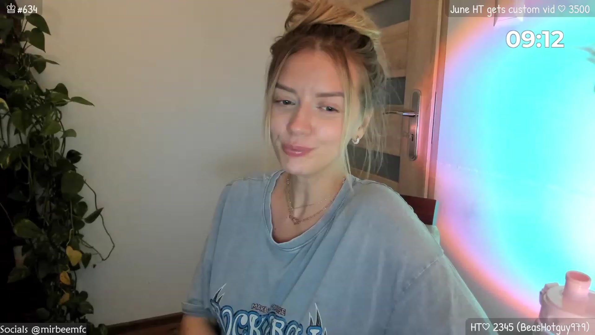 Gallery image thumbnail from MirBee's myfreecams stream on, 06/20/2023, 23:07 image 1 of 20