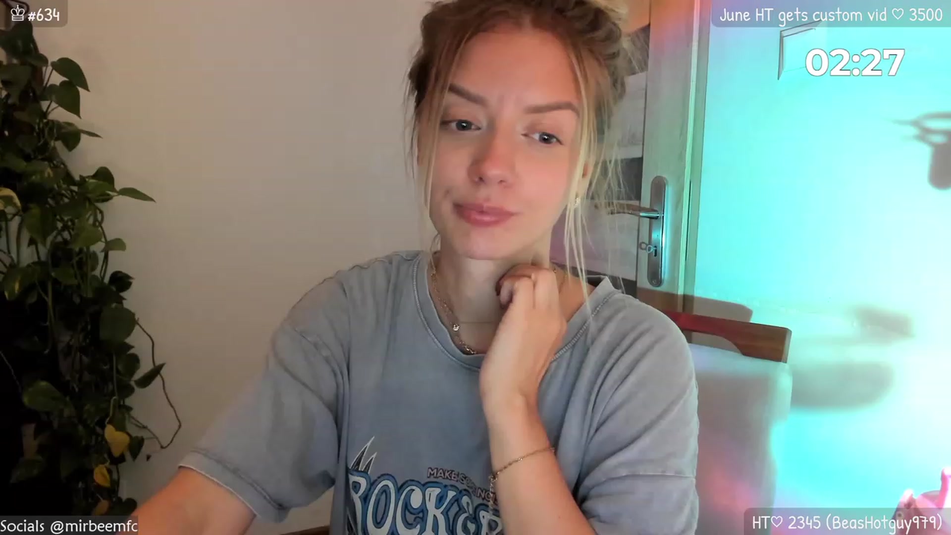 Gallery image thumbnail from MirBee's myfreecams stream on, 06/20/2023, 23:07 image 10 of 20
