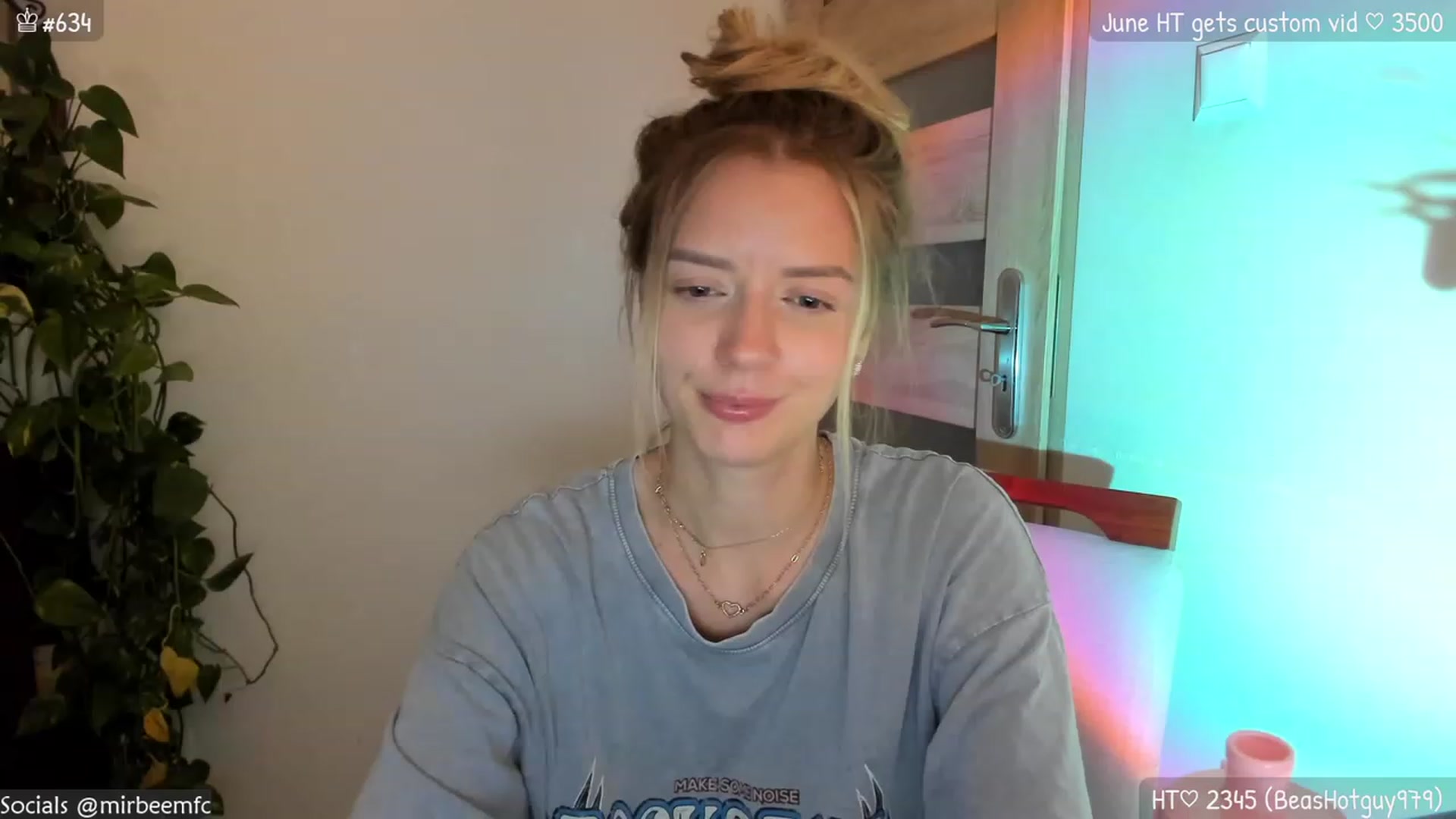 Gallery image thumbnail from MirBee's myfreecams stream on, 06/20/2023, 23:07 image 19 of 20