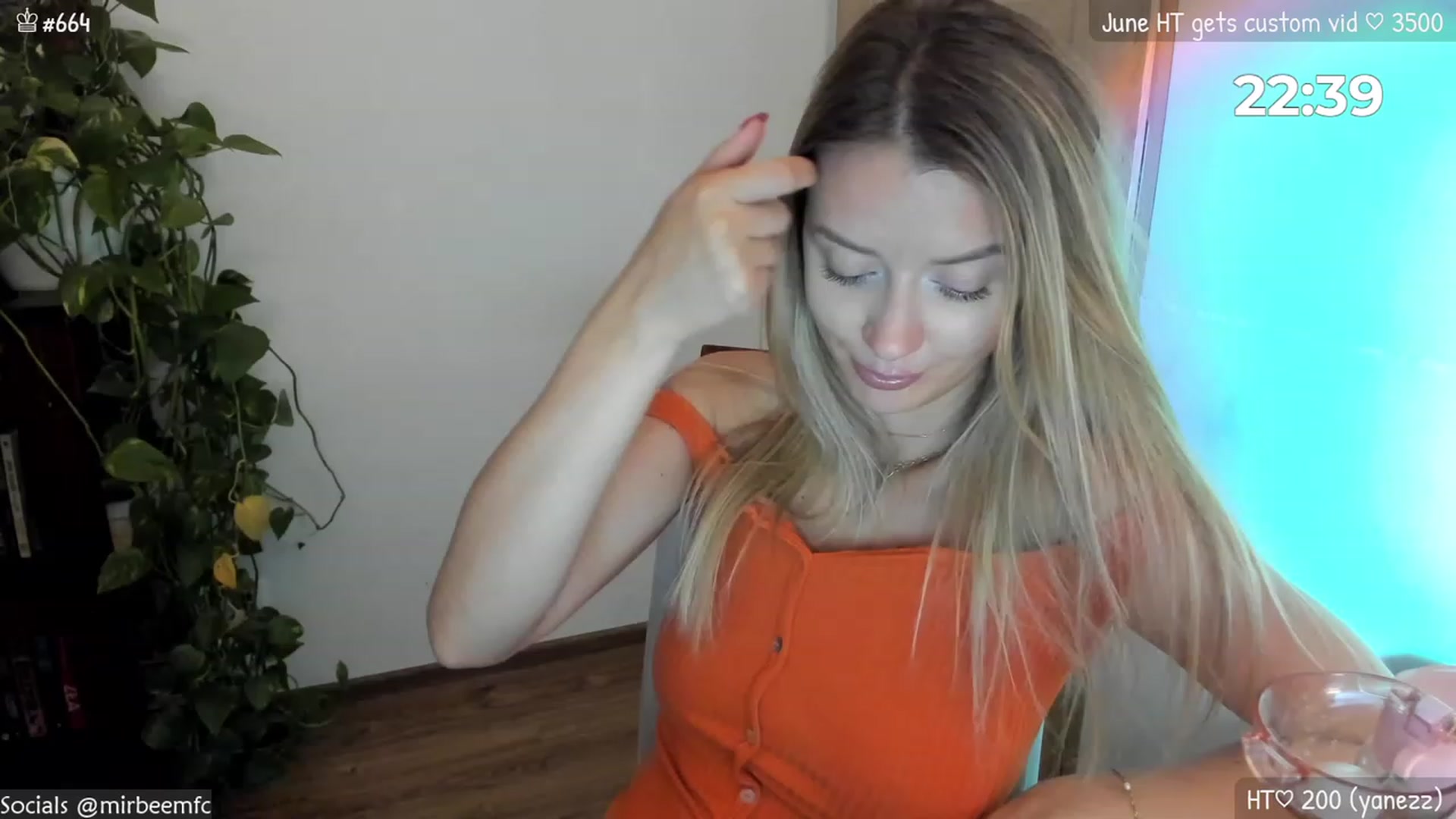 Gallery image thumbnail from MirBee's myfreecams stream on, 06/21/2023, 22:57 image 14 of 20