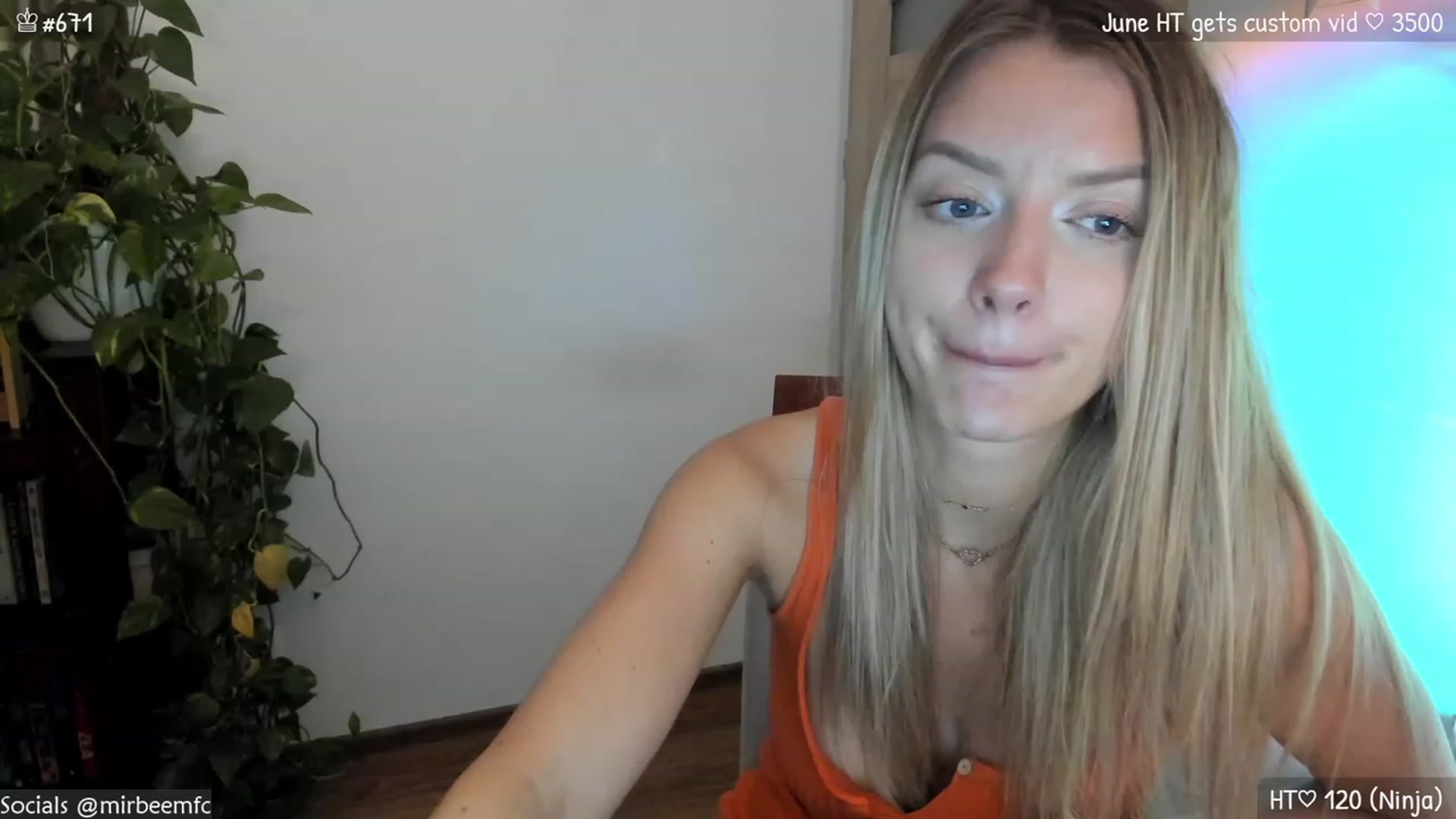 Gallery image thumbnail from MirBee's myfreecams stream on, 06/21/2023, 22:57 image 2 of 20