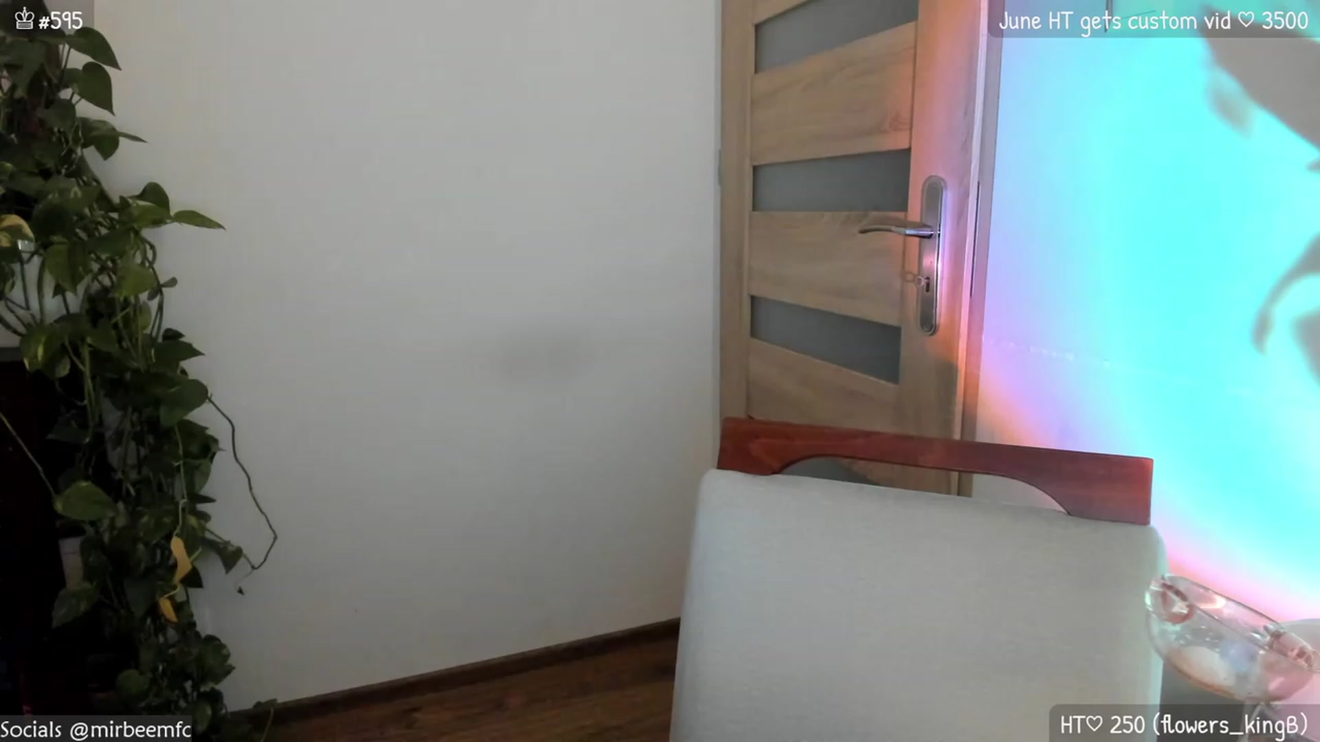 Gallery image thumbnail from MirBee's myfreecams stream on, 06/25/2023, 22:50 image 6 of 20