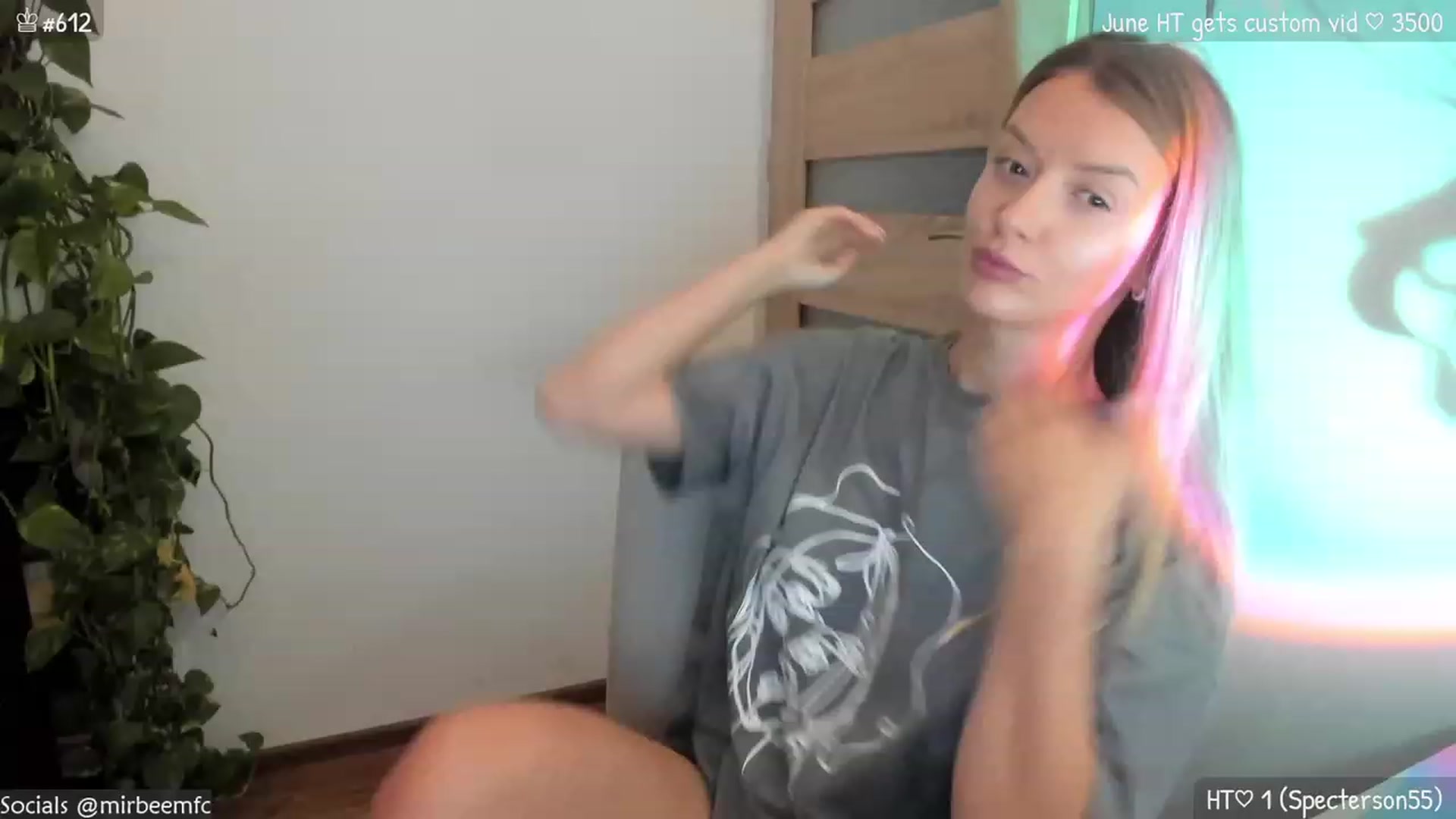 Gallery image thumbnail from MirBee's myfreecams stream on, 06/27/2023, 23:14 image 2 of 20