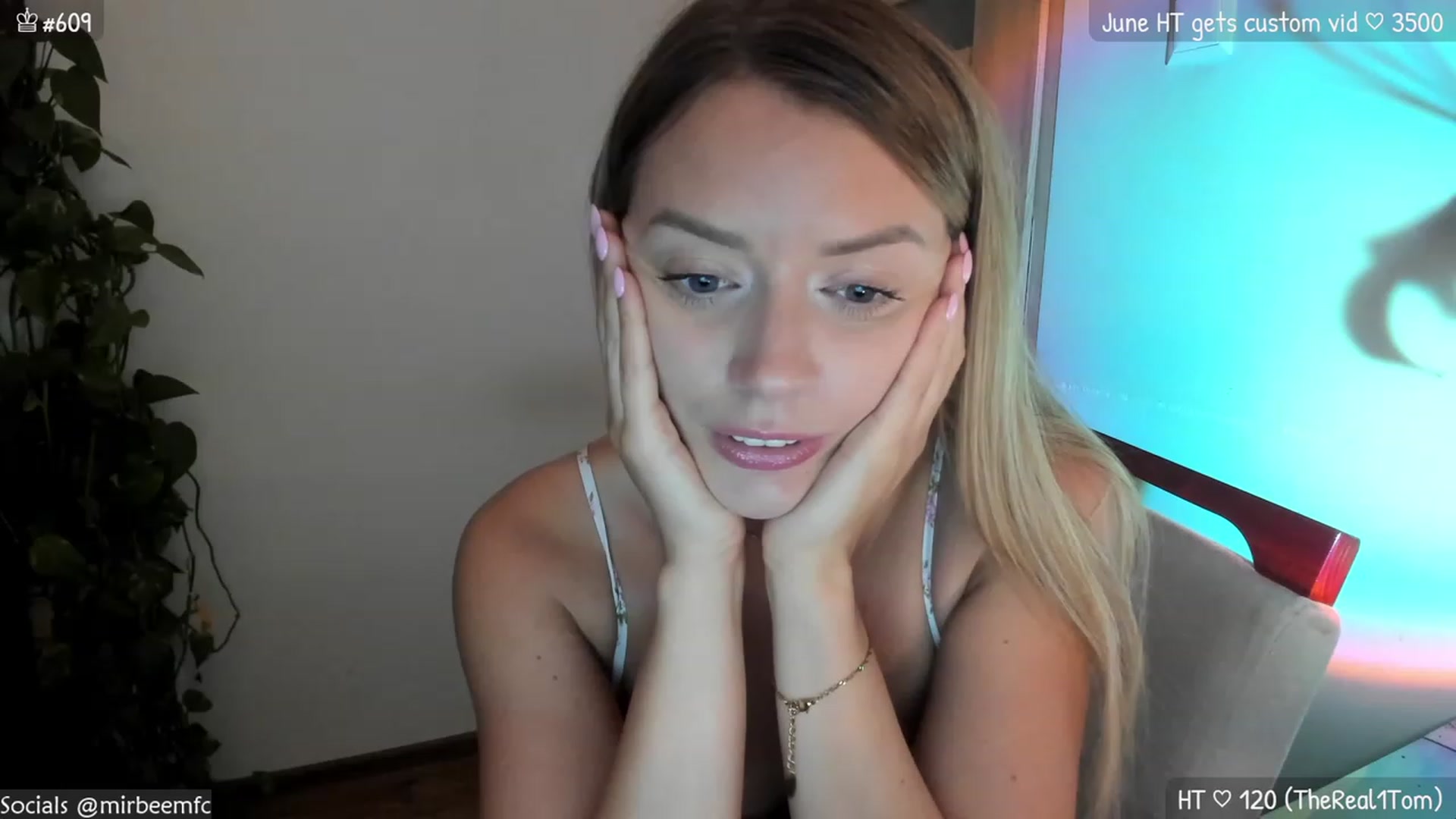Gallery image thumbnail from MirBee's myfreecams stream on, 06/29/2023, 22:40 image 2 of 20