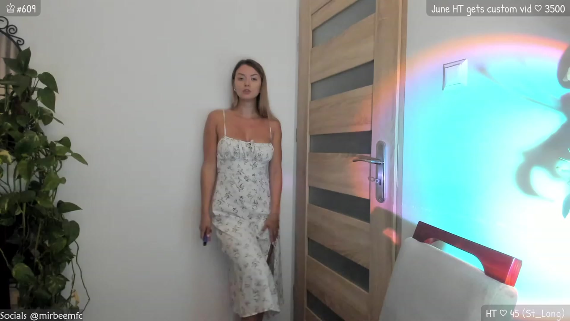 Gallery image thumbnail from MirBee's myfreecams stream on, 06/29/2023, 22:40 image 1 of 20