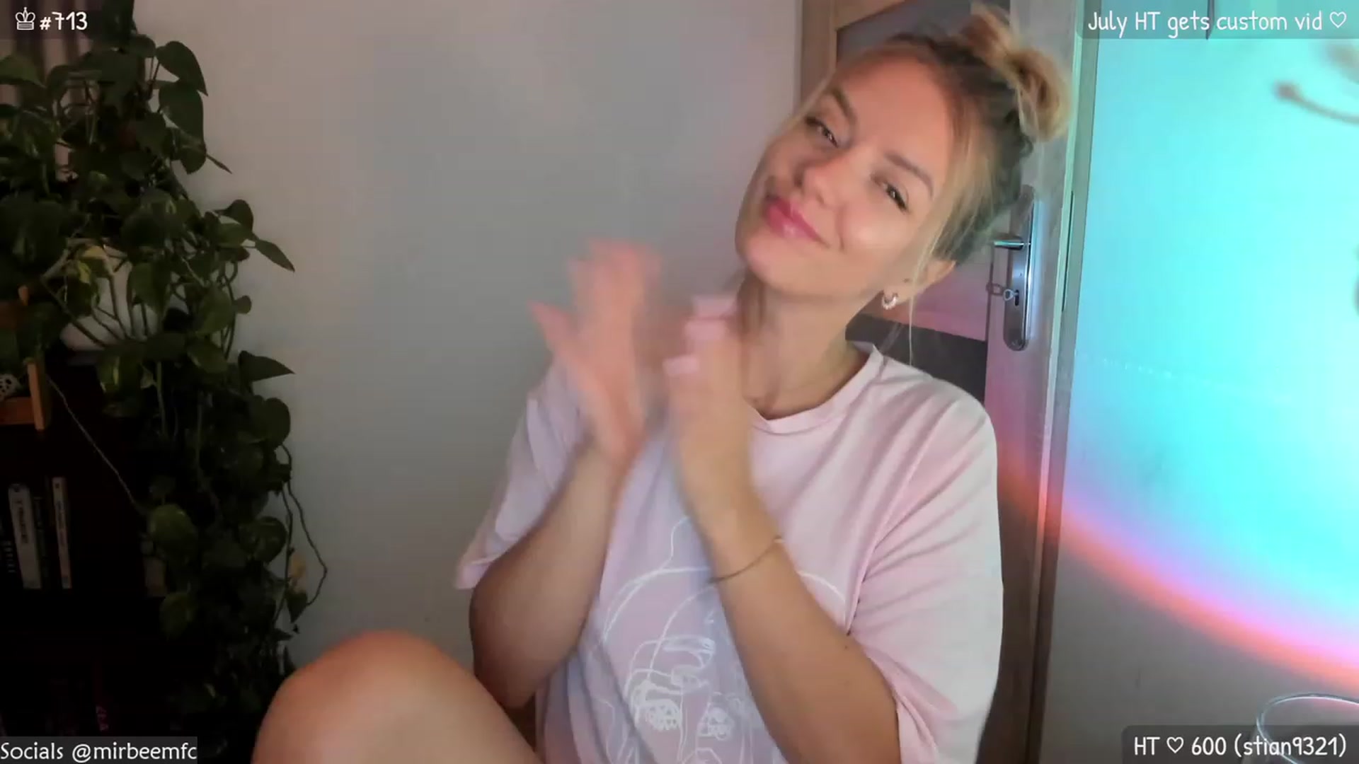 Gallery image thumbnail from MirBee's myfreecams stream on, 07/01/2023, 23:25 image 10 of 20