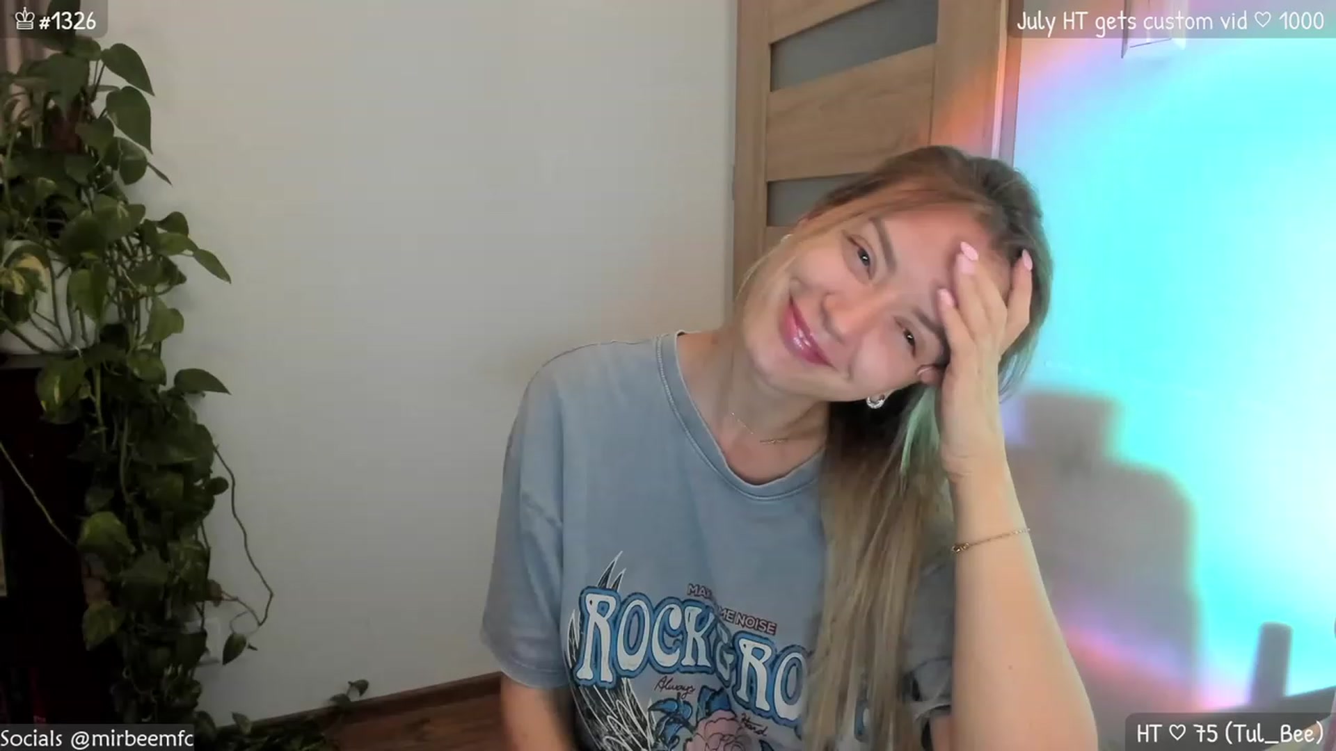 Gallery image thumbnail from MirBee's myfreecams stream on, 07/06/2023, 22:42 image 16 of 20