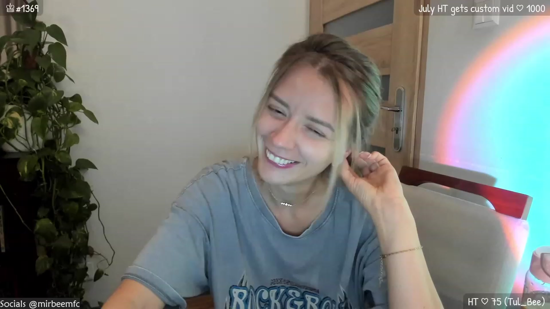 Gallery image thumbnail from MirBee's myfreecams stream on, 07/06/2023, 22:42 image 5 of 20