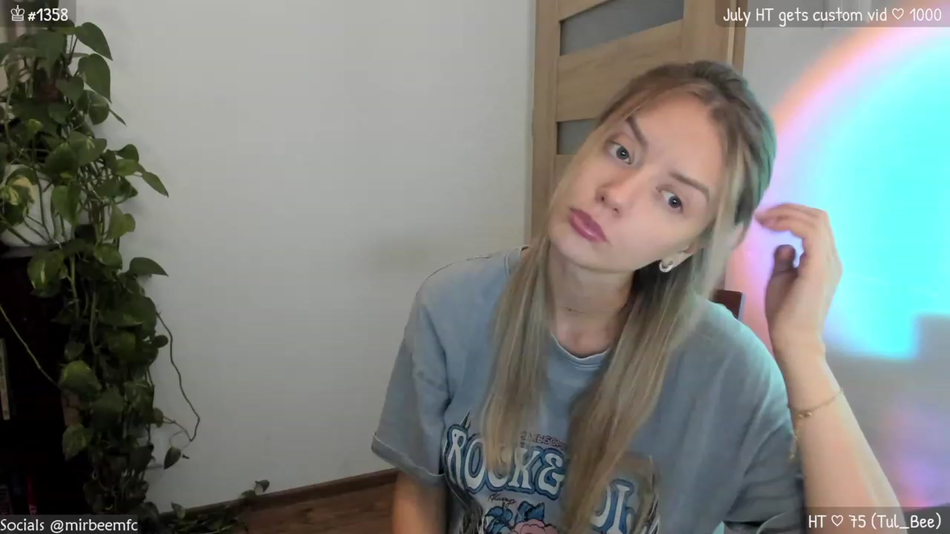 Gallery image thumbnail from MirBee's myfreecams stream on, 07/06/2023, 22:42 image 8 of 20