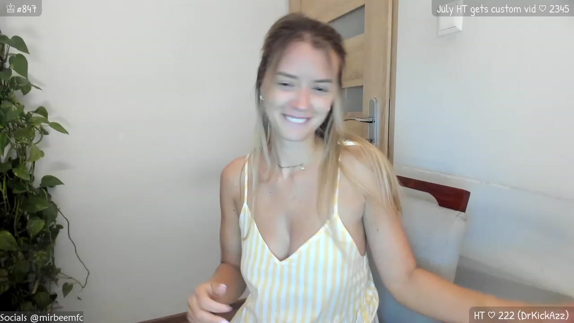Gallery image thumbnail from MirBee's myfreecams stream on, 07/09/2023, 21:36 image 18 of 20