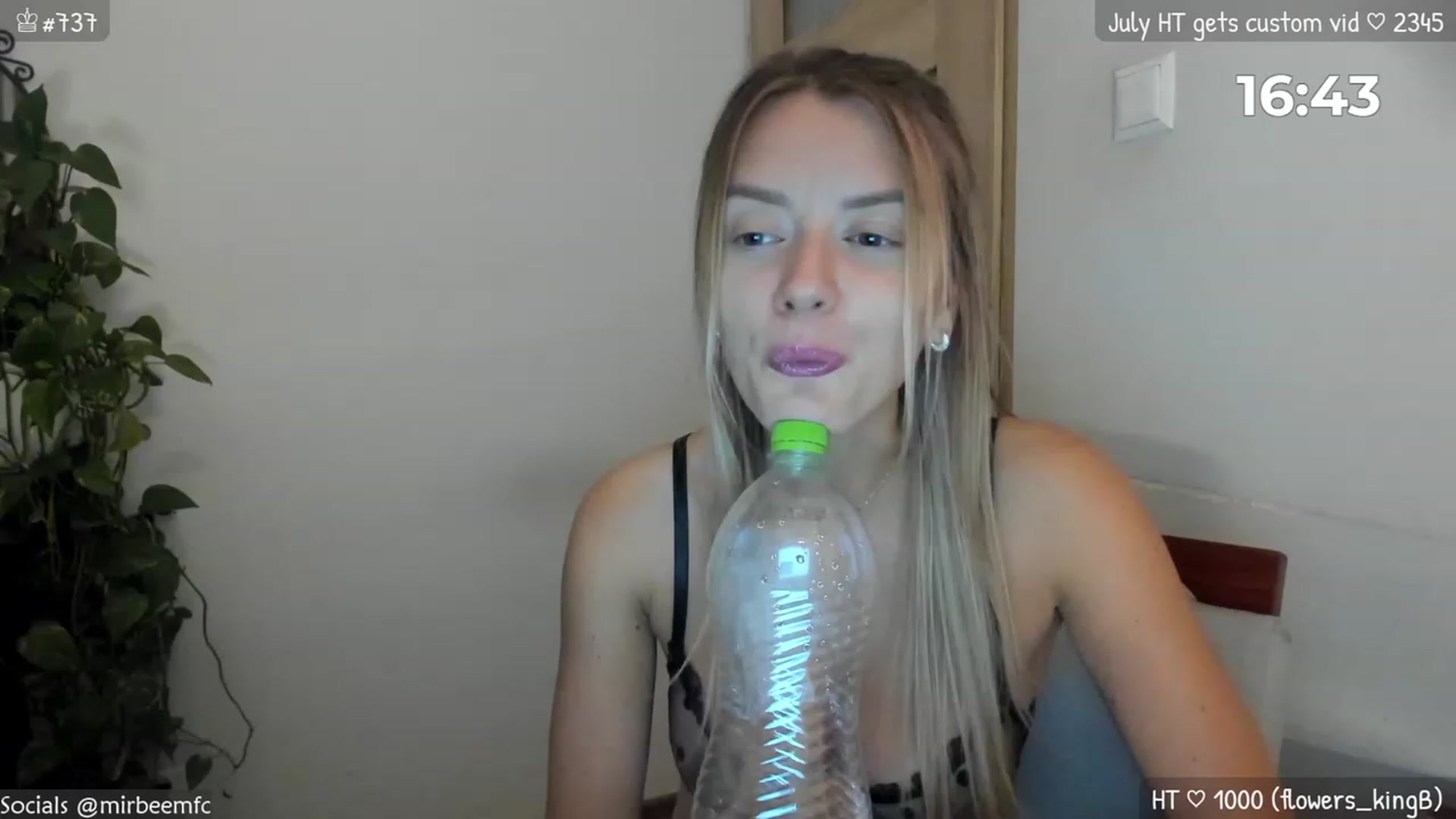Gallery image thumbnail from MirBee's myfreecams stream on, 07/10/2023, 24:02 image 3 of 20