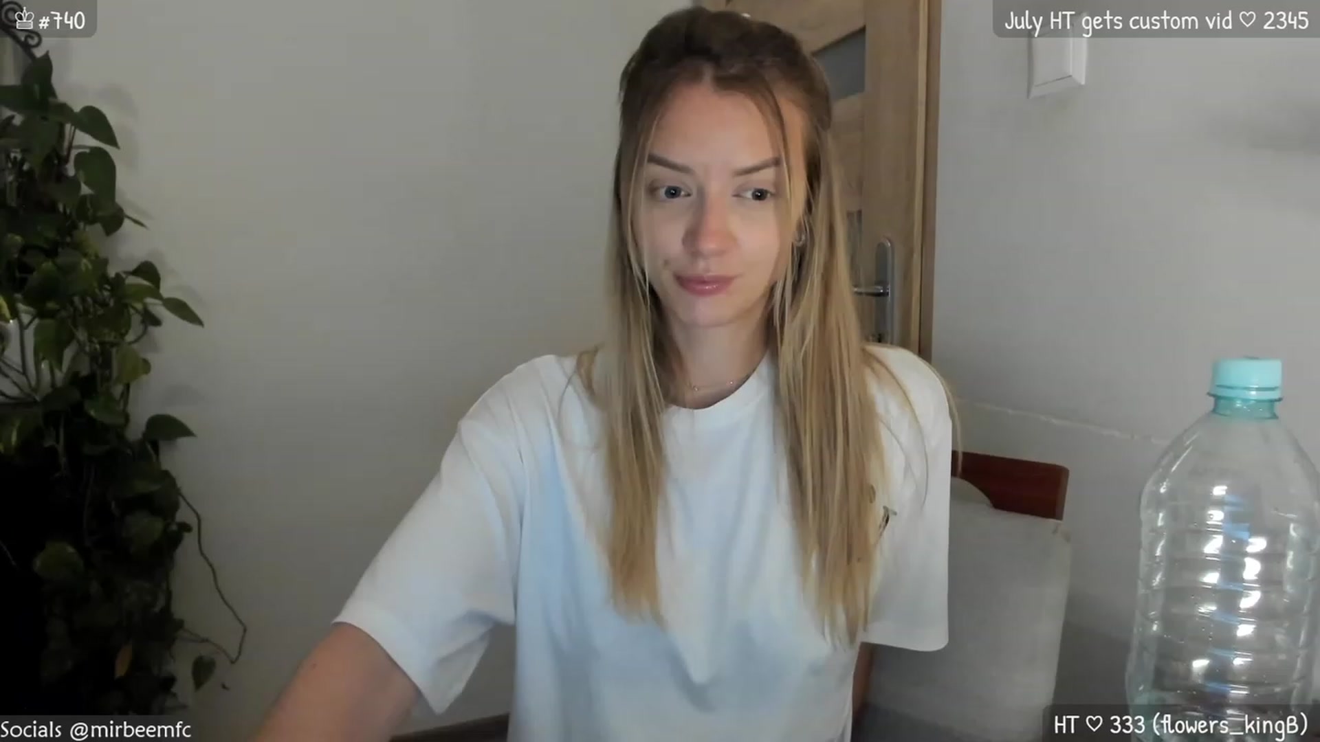 Gallery image thumbnail from MirBee's myfreecams stream on, 07/10/2023, 22:19 image 10 of 20