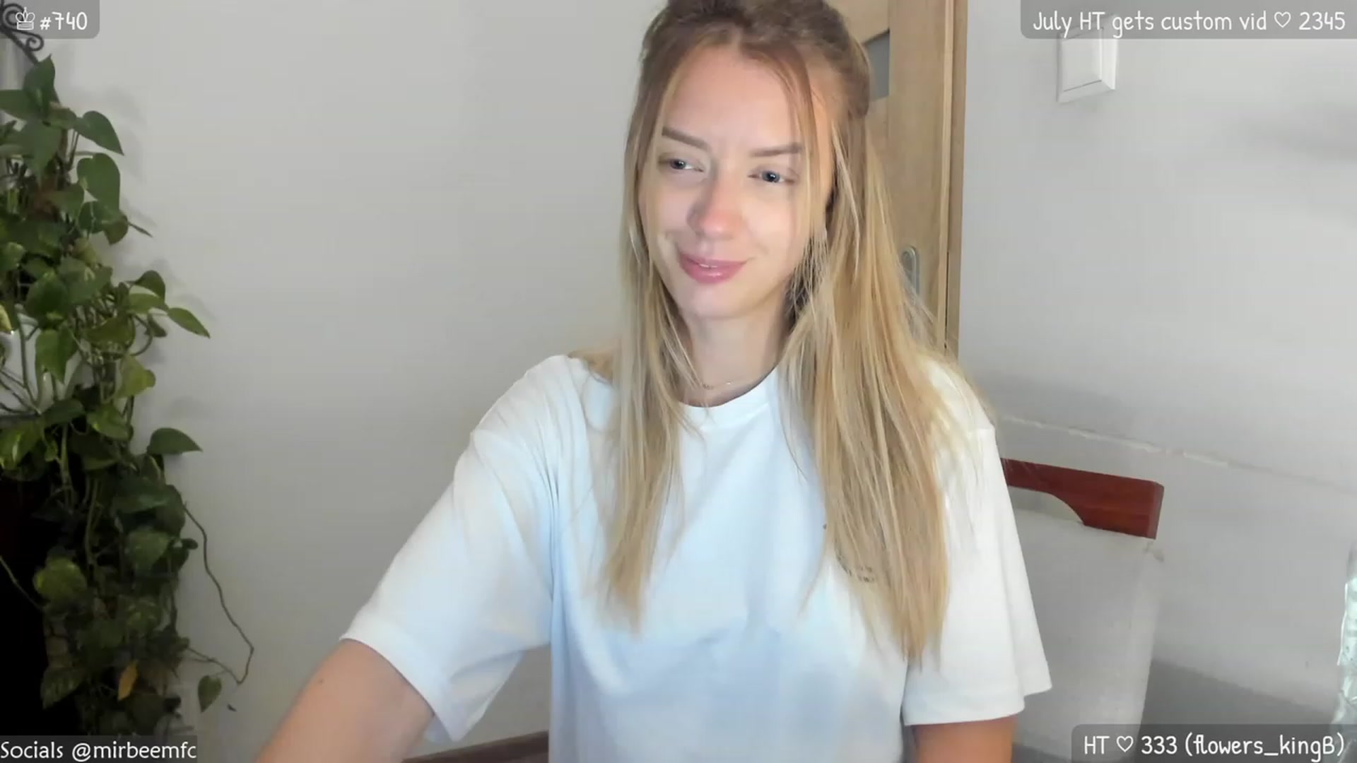 Gallery image thumbnail from MirBee's myfreecams stream on, 07/10/2023, 22:19 image 9 of 20