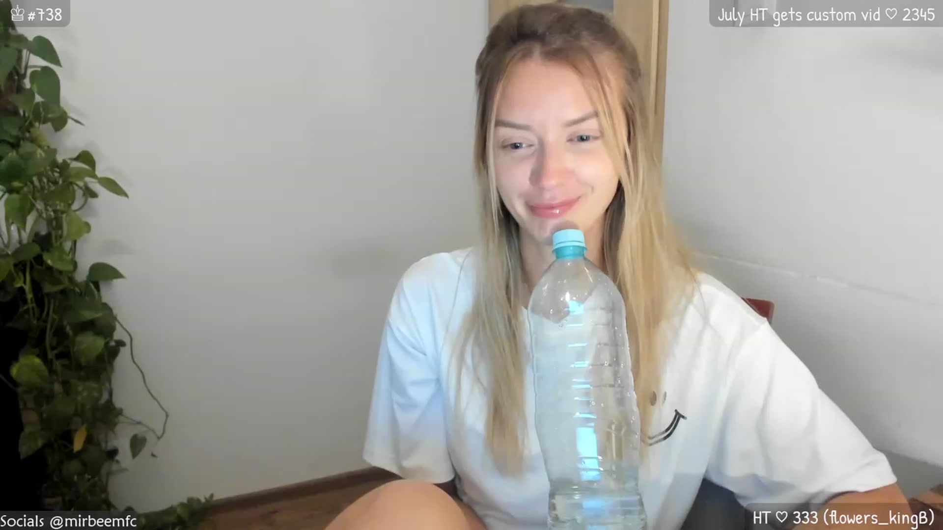 Gallery image thumbnail from MirBee's myfreecams stream on, 07/10/2023, 22:19 image 17 of 20
