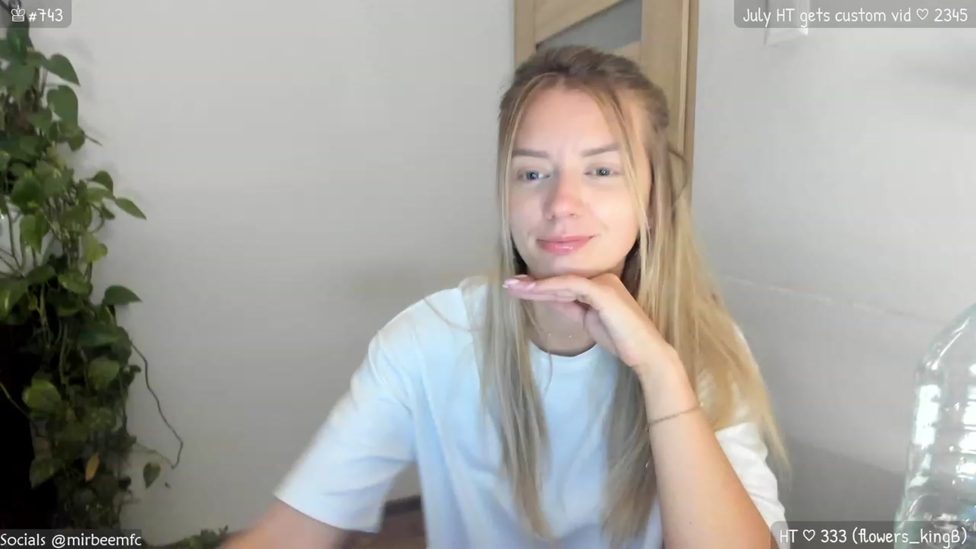 Gallery image thumbnail from MirBee's myfreecams stream on, 07/10/2023, 22:19 image 5 of 20