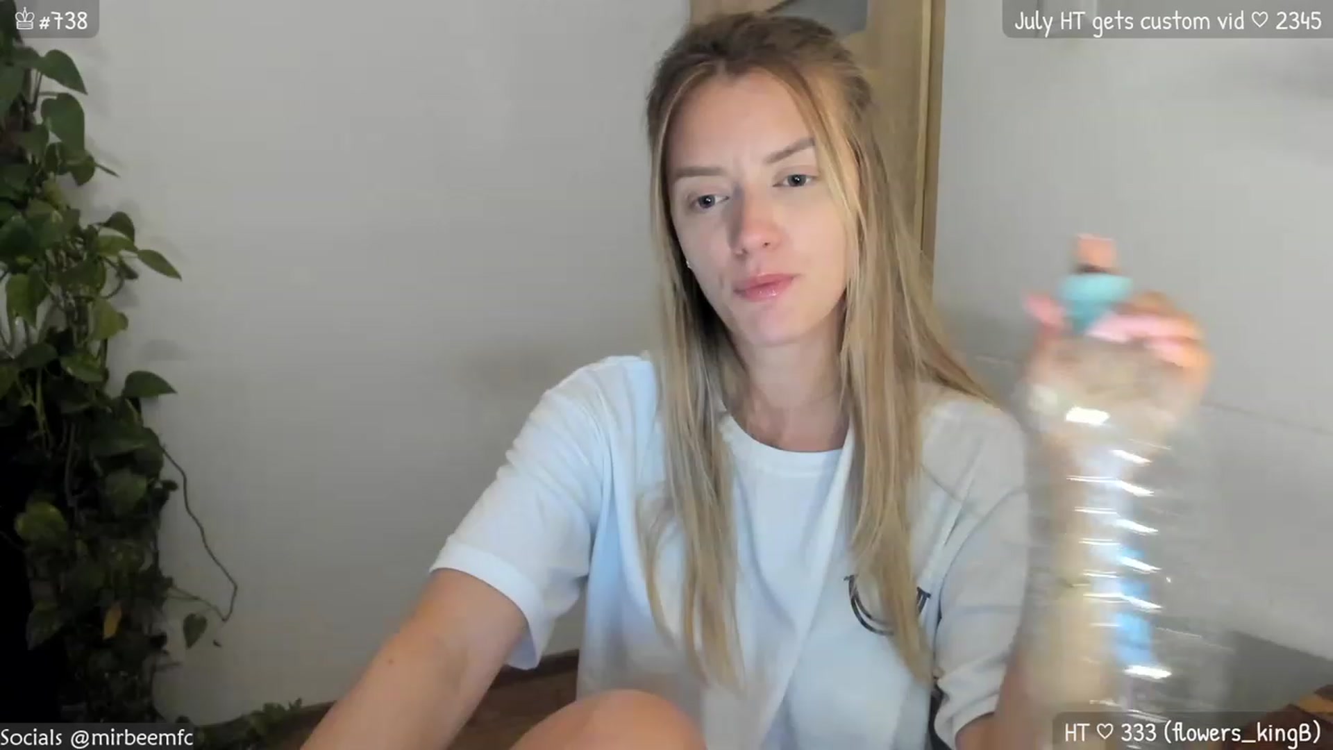 Gallery image thumbnail from MirBee's myfreecams stream on, 07/10/2023, 22:19 image 19 of 20