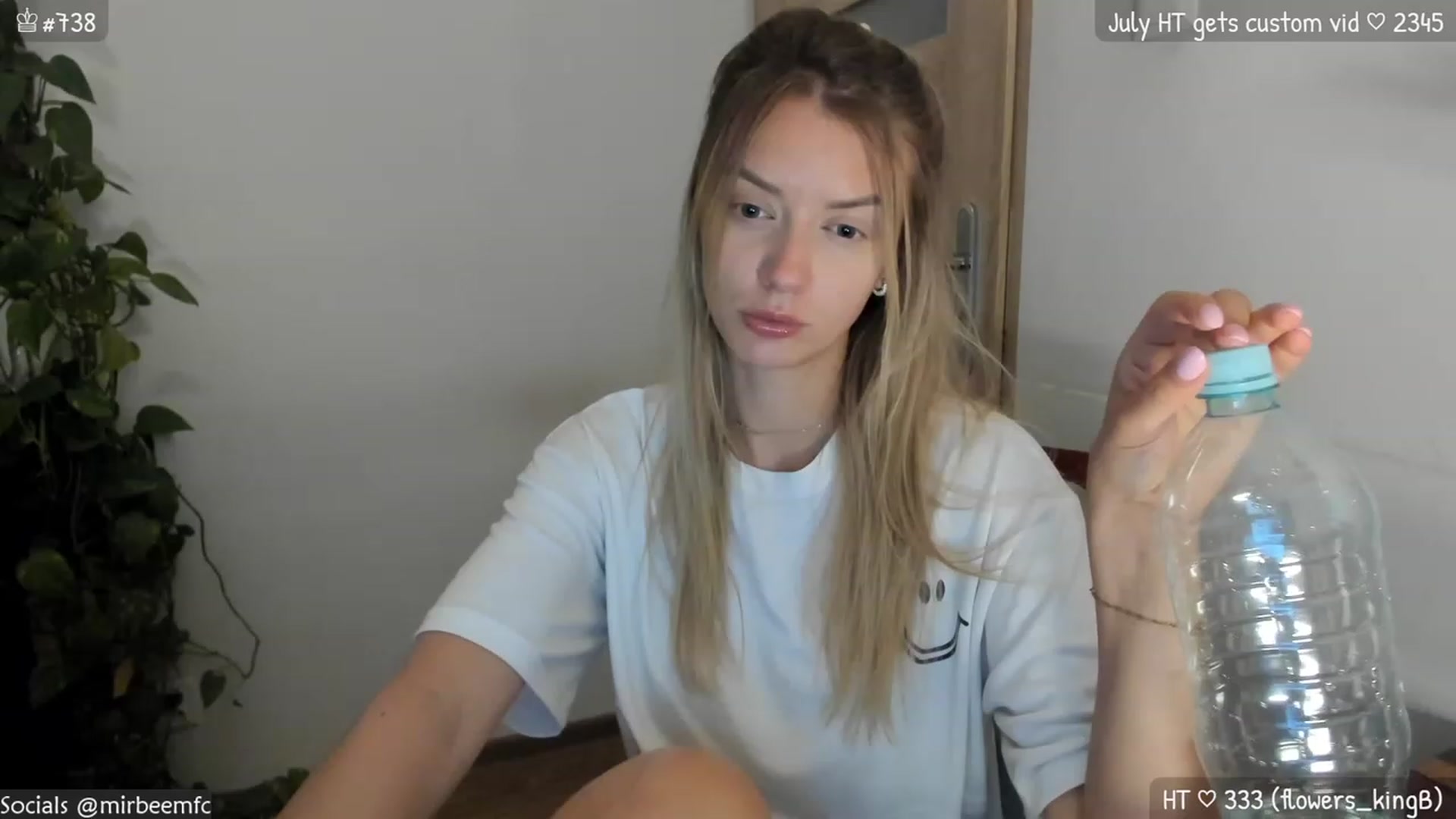 Gallery image thumbnail from MirBee's myfreecams stream on, 07/10/2023, 22:19 image 16 of 20
