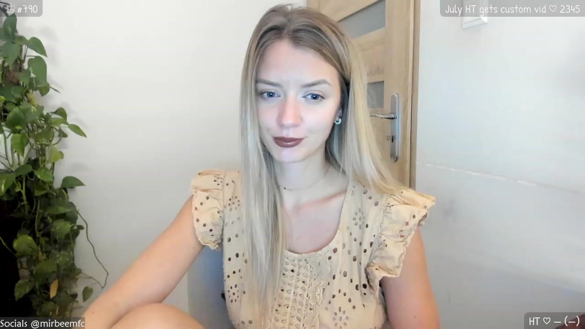 Gallery image thumbnail from MirBee's myfreecams stream on, 07/11/2023, 22:13 image 3 of 20
