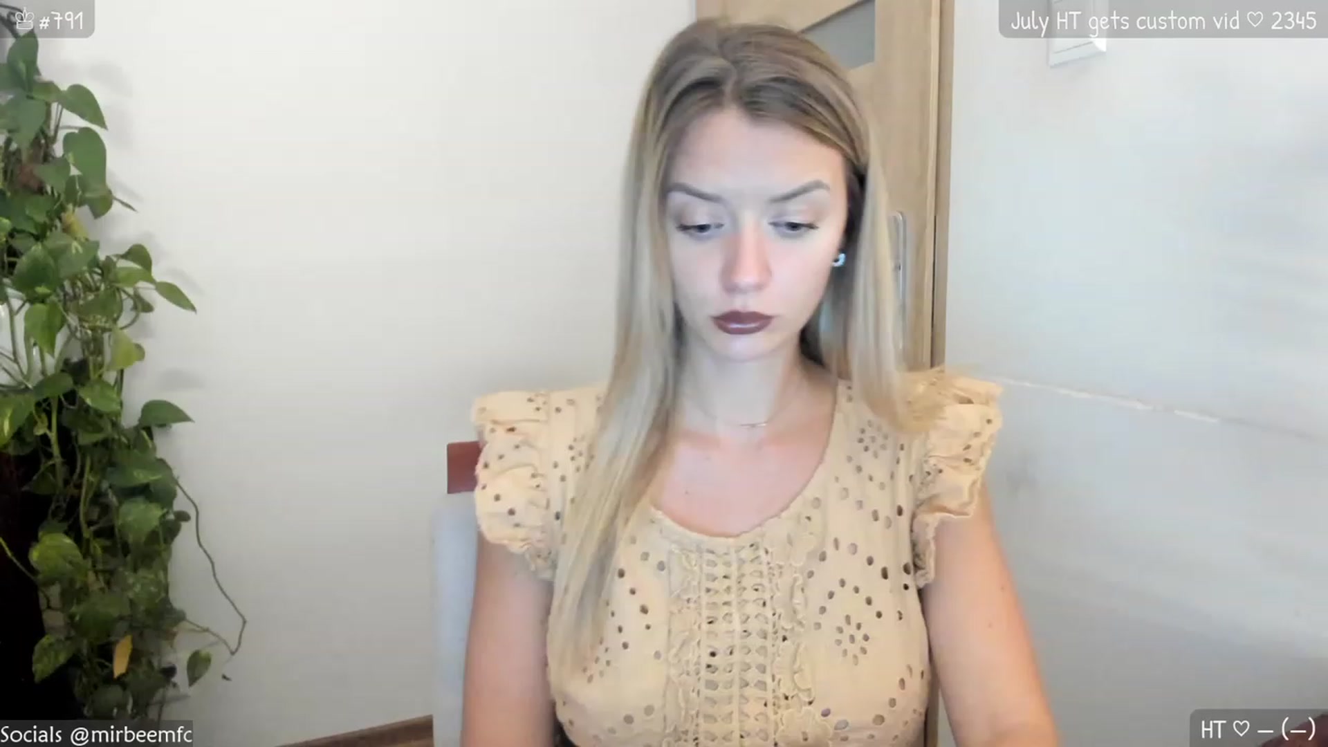 Gallery image thumbnail from MirBee's myfreecams stream on, 07/11/2023, 22:13 image 5 of 20