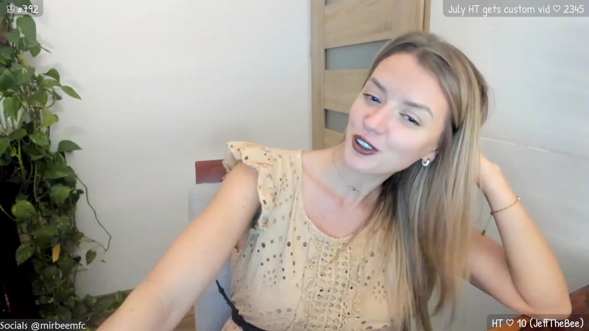 Gallery image thumbnail from MirBee's myfreecams stream on, 07/11/2023, 22:13 image 8 of 20