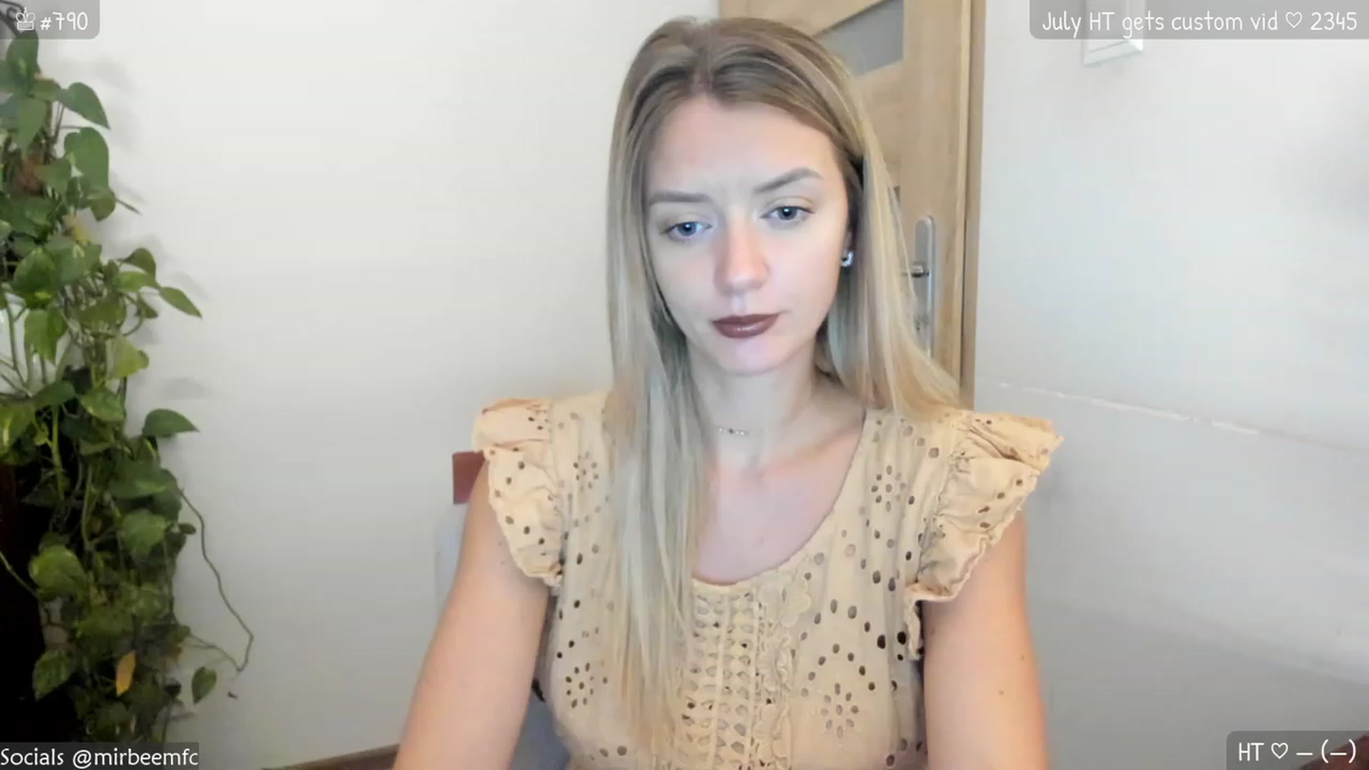 Gallery image thumbnail from MirBee's myfreecams stream on, 07/11/2023, 22:13 image 2 of 20