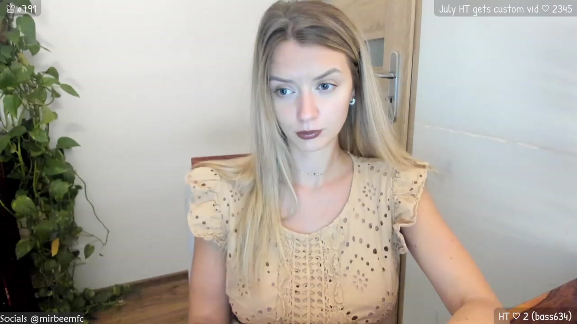 Gallery image thumbnail from MirBee's myfreecams stream on, 07/11/2023, 22:13 image 6 of 20