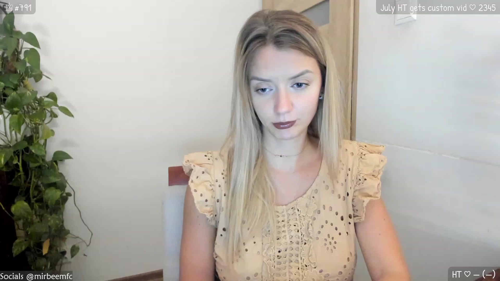 Gallery image thumbnail from MirBee's myfreecams stream on, 07/11/2023, 22:13 image 4 of 20