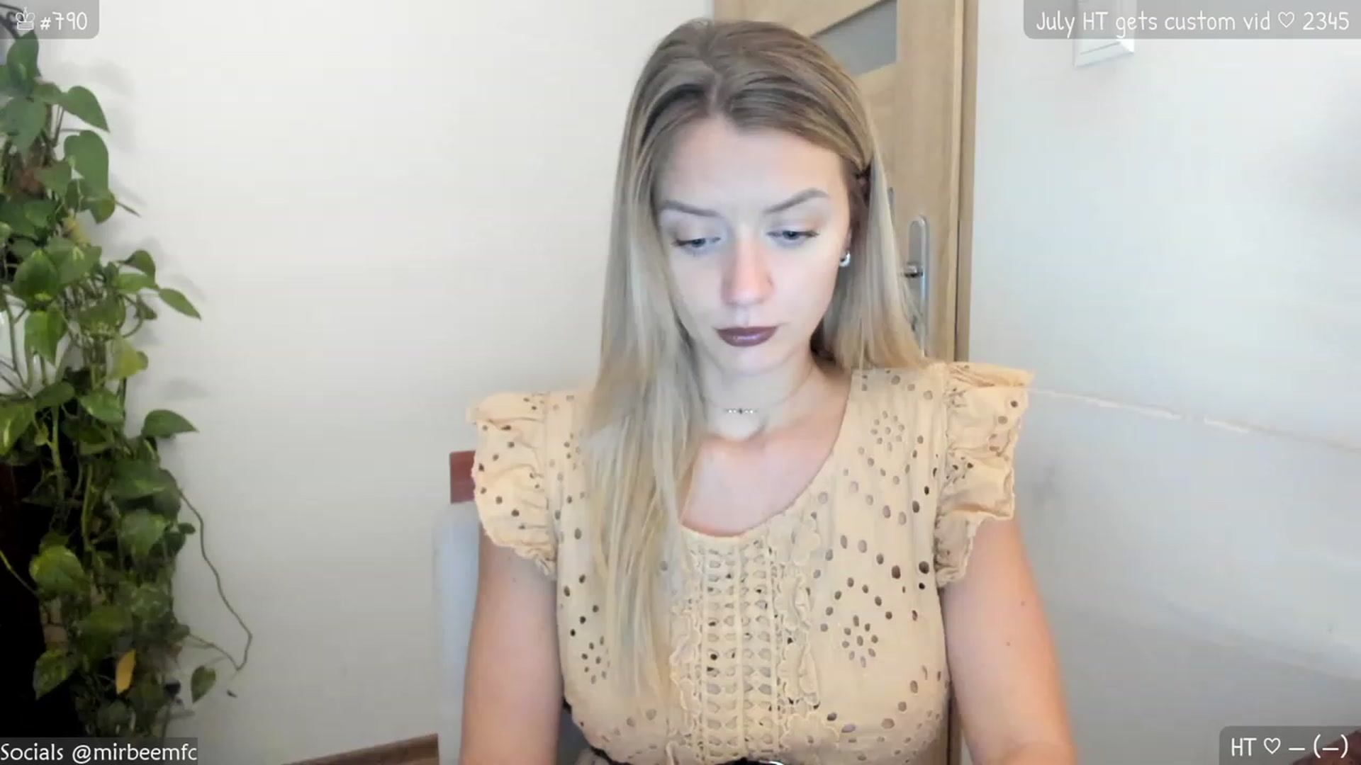 Gallery image thumbnail from MirBee's myfreecams stream on, 07/11/2023, 22:13 image 1 of 20