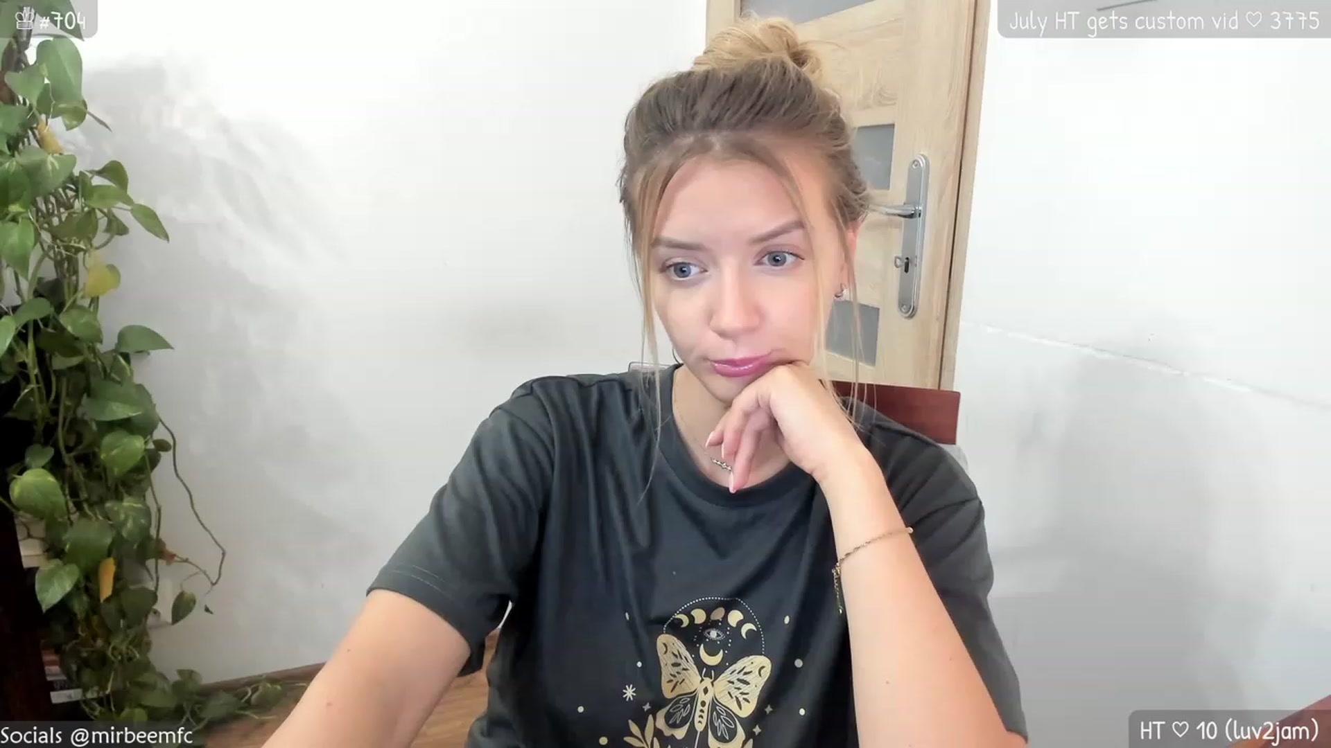 Gallery image thumbnail from MirBee's myfreecams stream on, 07/13/2023, 23:22 image 1 of 20