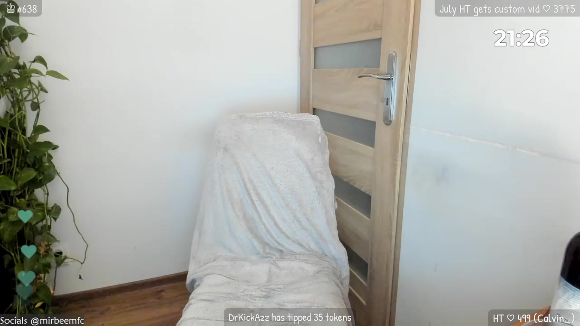 Gallery image thumbnail from MirBee's myfreecams stream on, 07/16/2023, 22:27 image 15 of 20