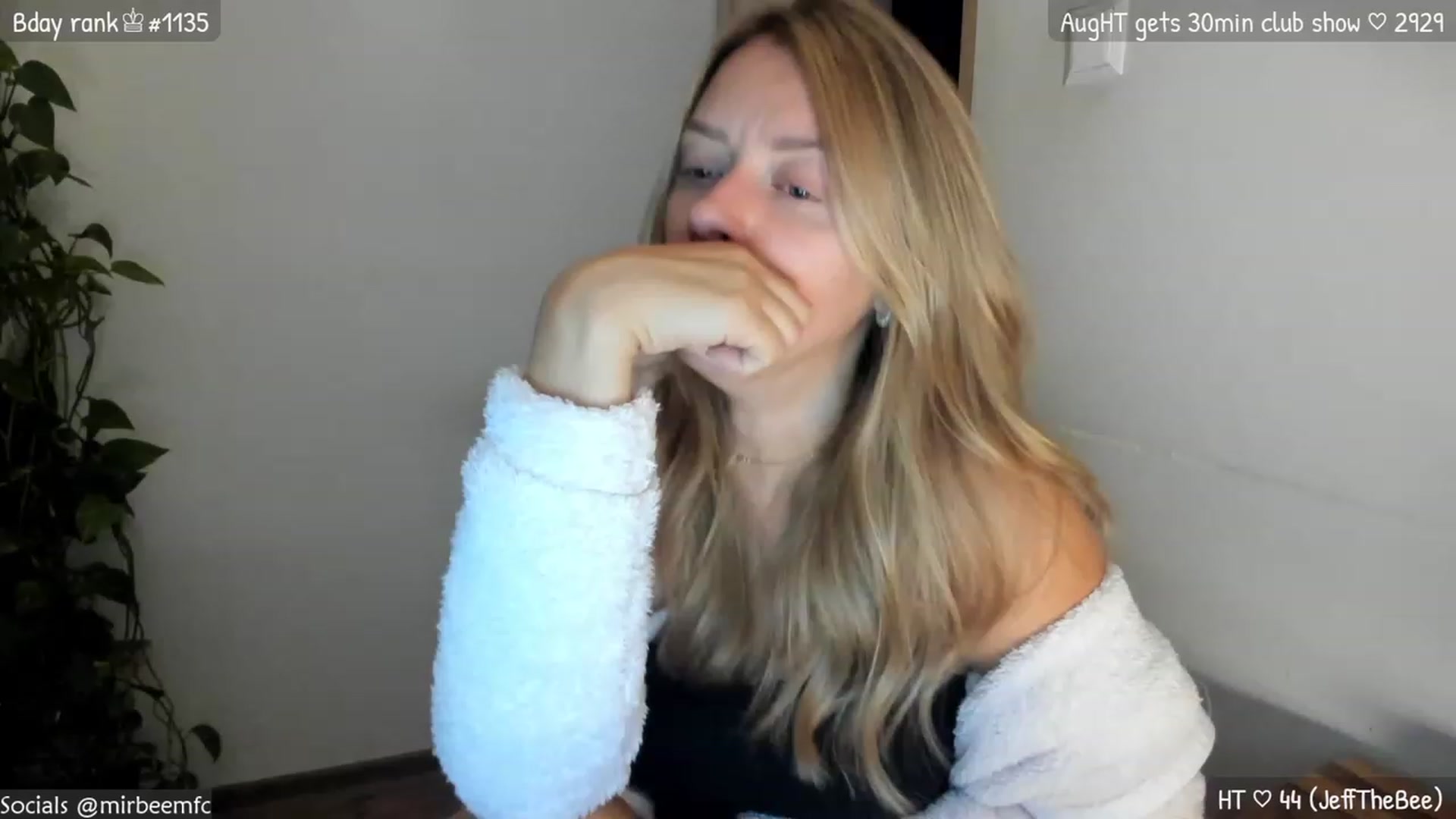 Gallery image thumbnail from MirBee's myfreecams stream on, 08/04/2023, 22:32 image 11 of 20