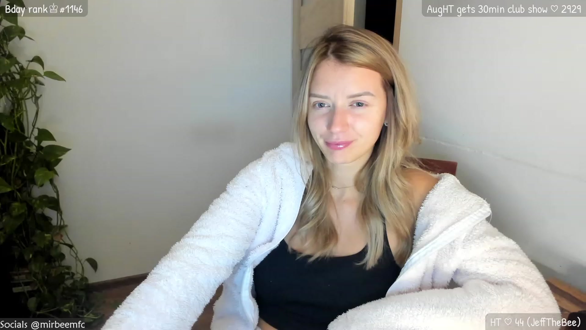 Gallery image thumbnail from MirBee's myfreecams stream on, 08/04/2023, 22:32 image 8 of 20
