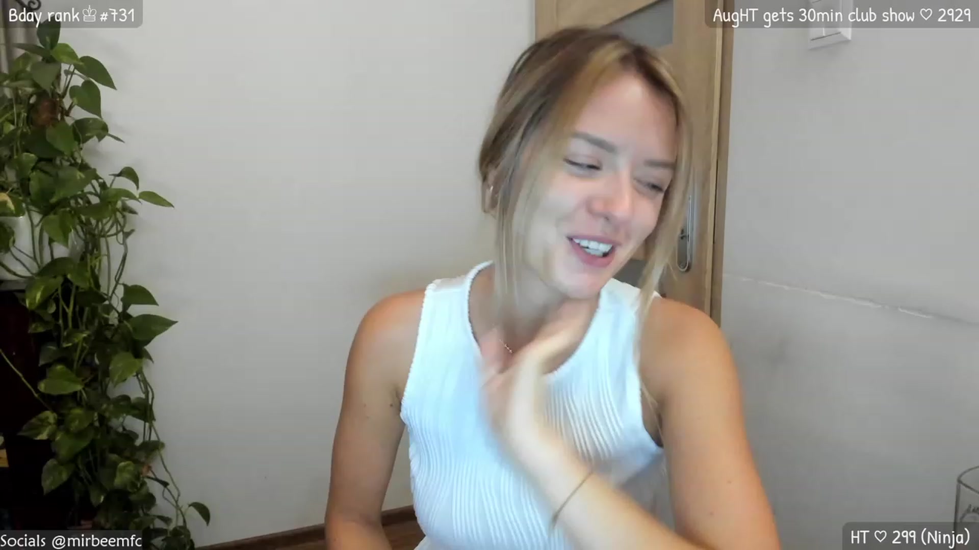 Gallery image thumbnail from MirBee's myfreecams stream on, 08/06/2023, 22:49 image 10 of 20