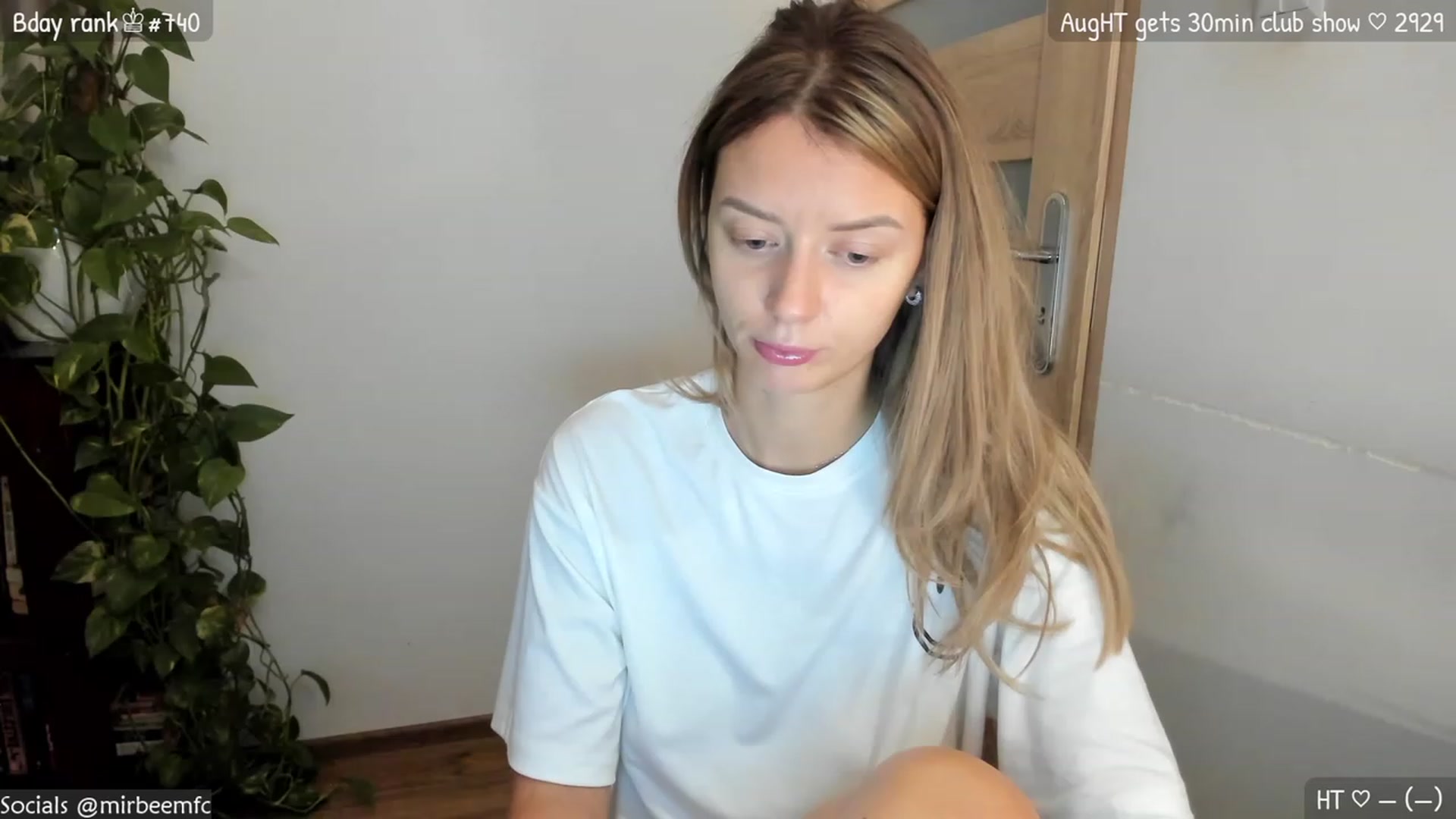 Gallery image thumbnail from MirBee's myfreecams stream on, 08/08/2023, 22:27 image 1 of 20