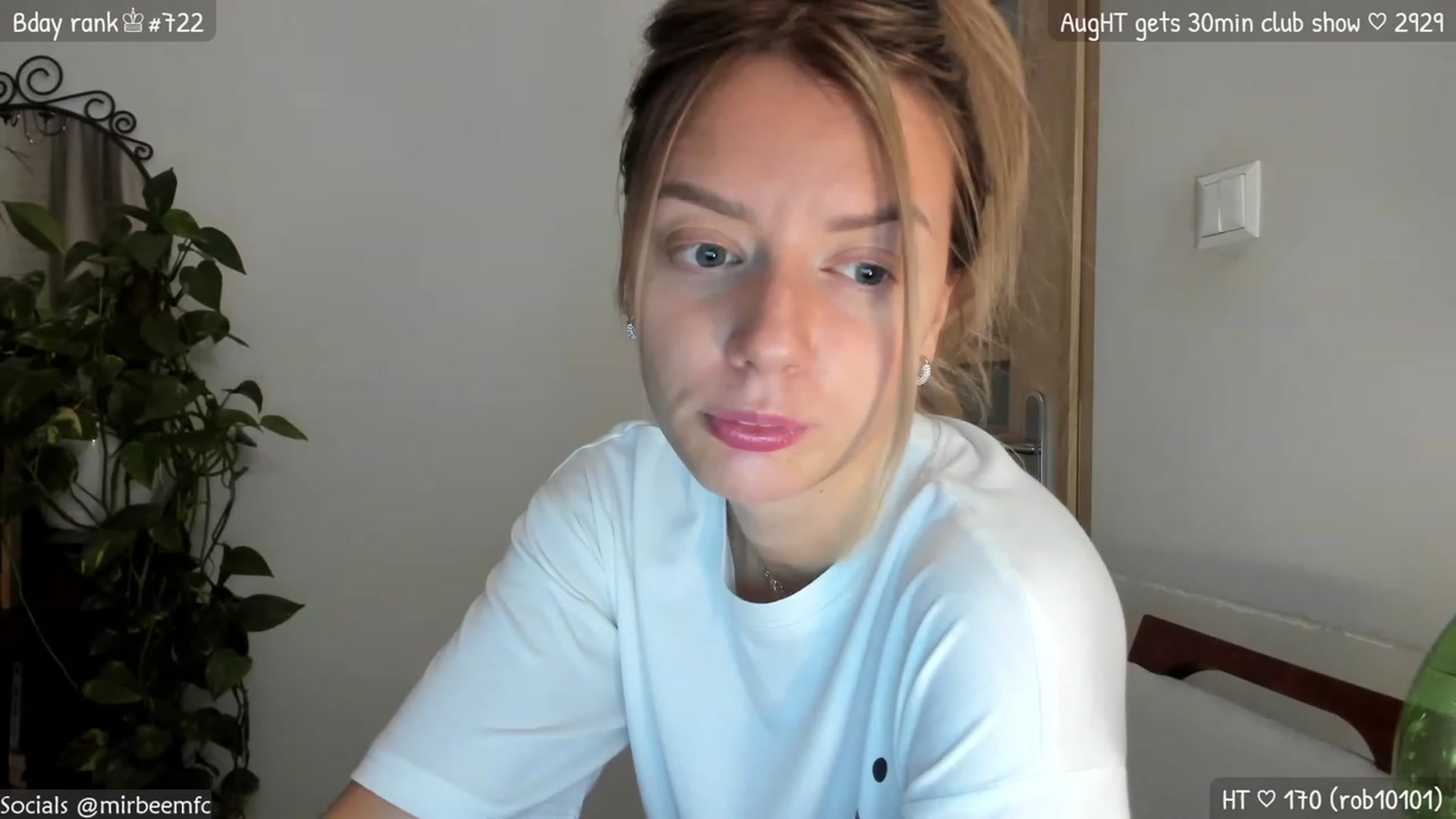 Gallery image thumbnail from MirBee's myfreecams stream on, 08/08/2023, 22:27 image 7 of 20