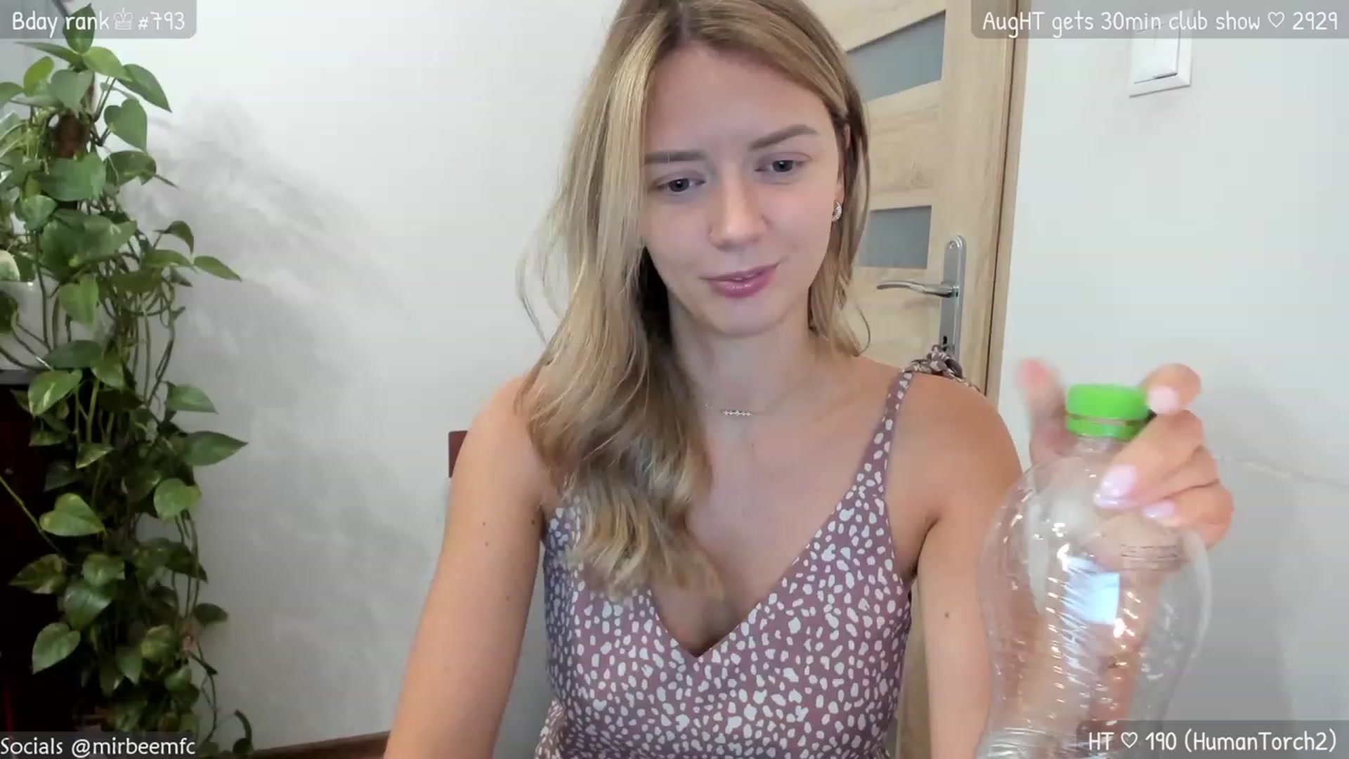 Gallery image thumbnail from MirBee's myfreecams stream on, 08/09/2023, 23:14 image 11 of 20