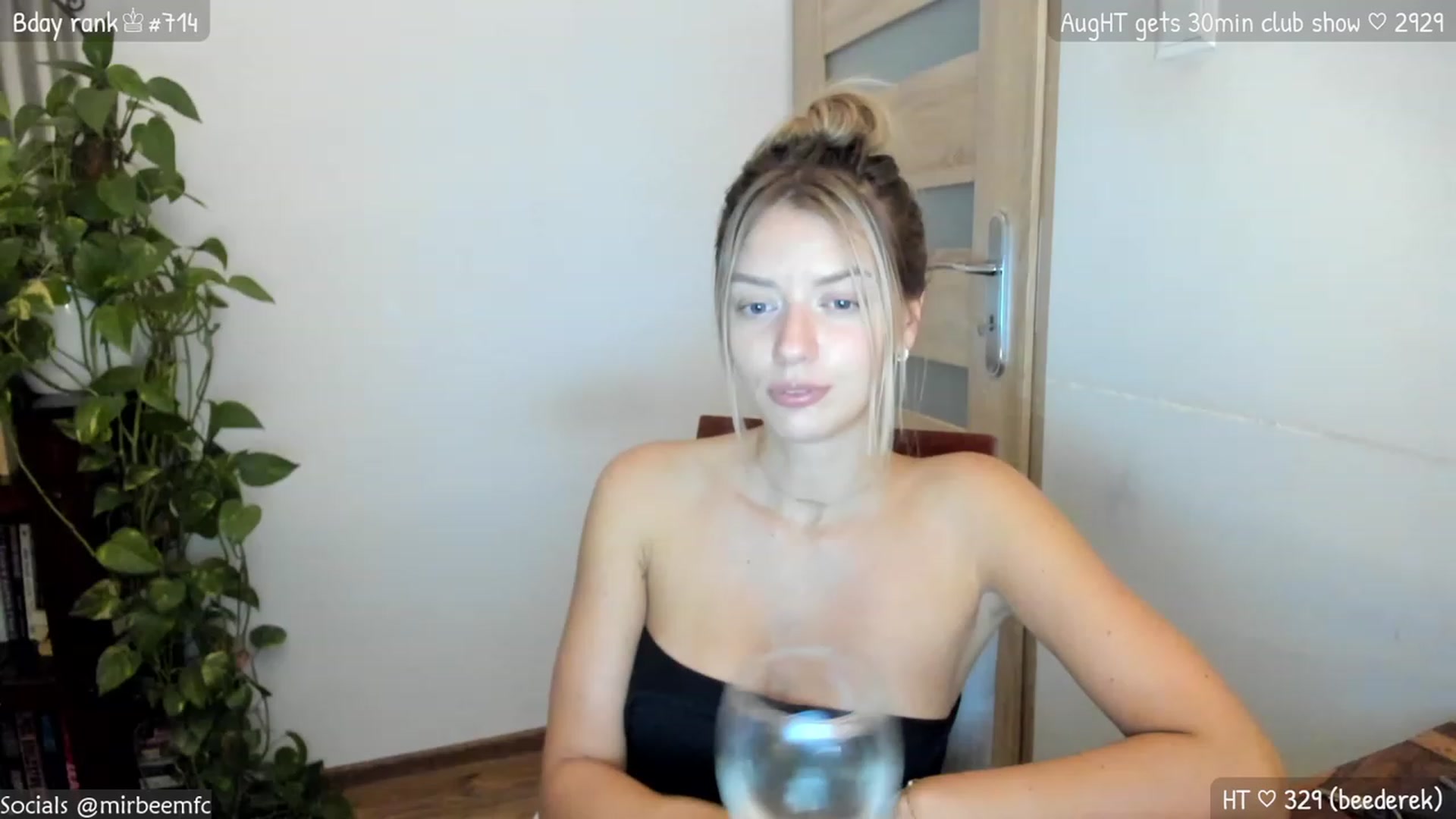 Gallery image thumbnail from MirBee's myfreecams stream on, 08/14/2023, 23:54 image 9 of 20