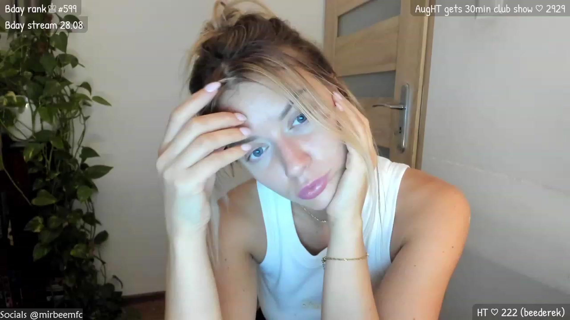 Gallery image thumbnail from MirBee's myfreecams stream on, 08/18/2023, 22:33 image 11 of 20