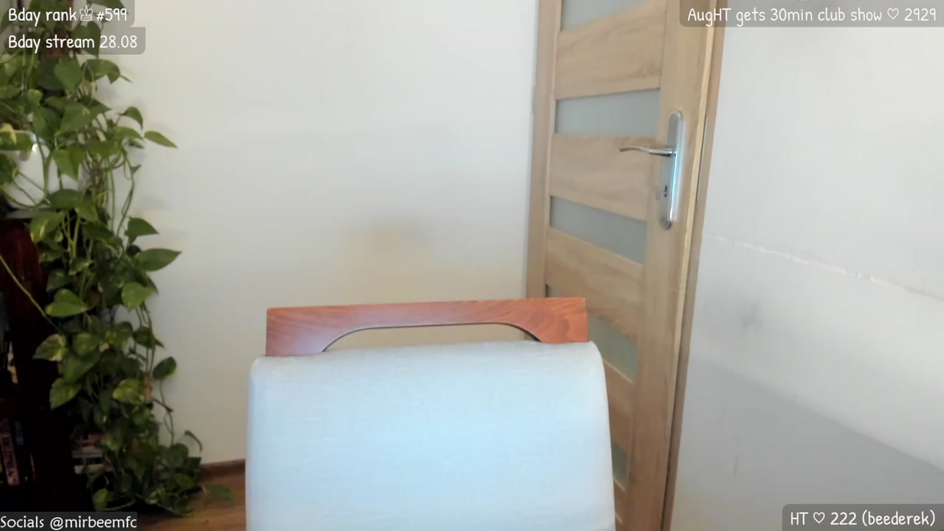 Gallery image thumbnail from MirBee's myfreecams stream on, 08/18/2023, 22:33 image 9 of 20