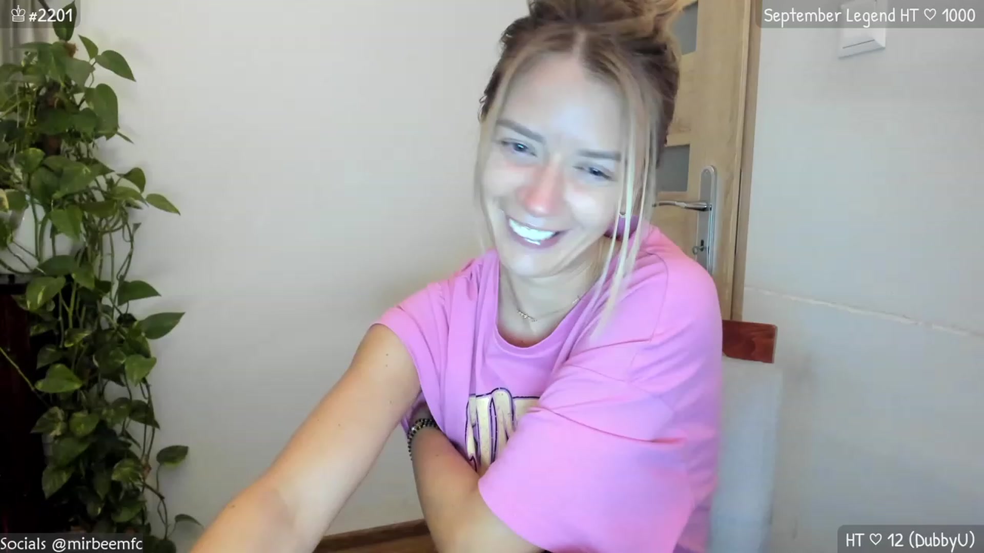 Gallery image thumbnail from MirBee's myfreecams stream on, 09/11/2023, 22:43 image 3 of 20