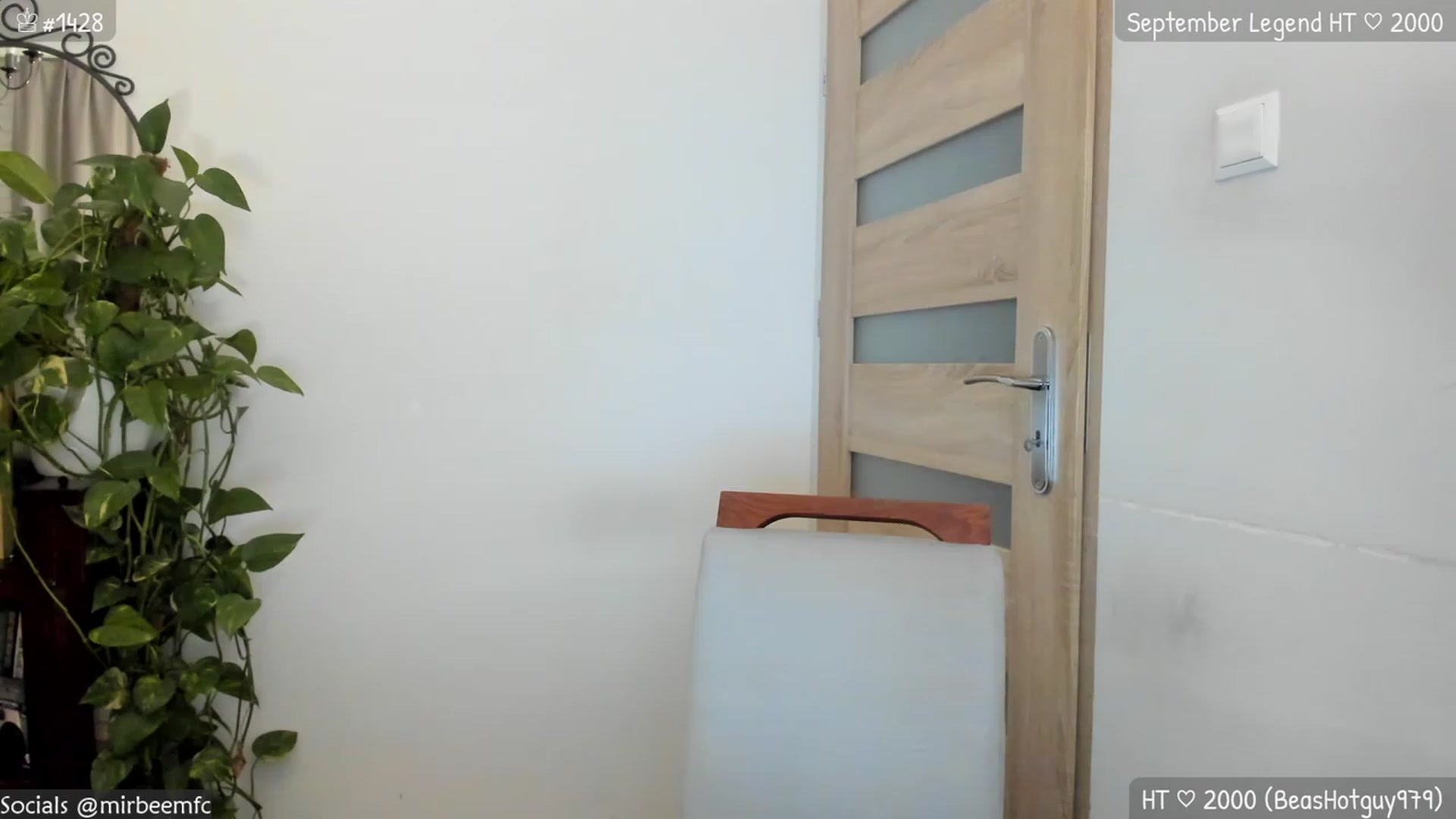 Gallery image thumbnail from MirBee's myfreecams stream on, 09/11/2023, 22:43 image 10 of 20