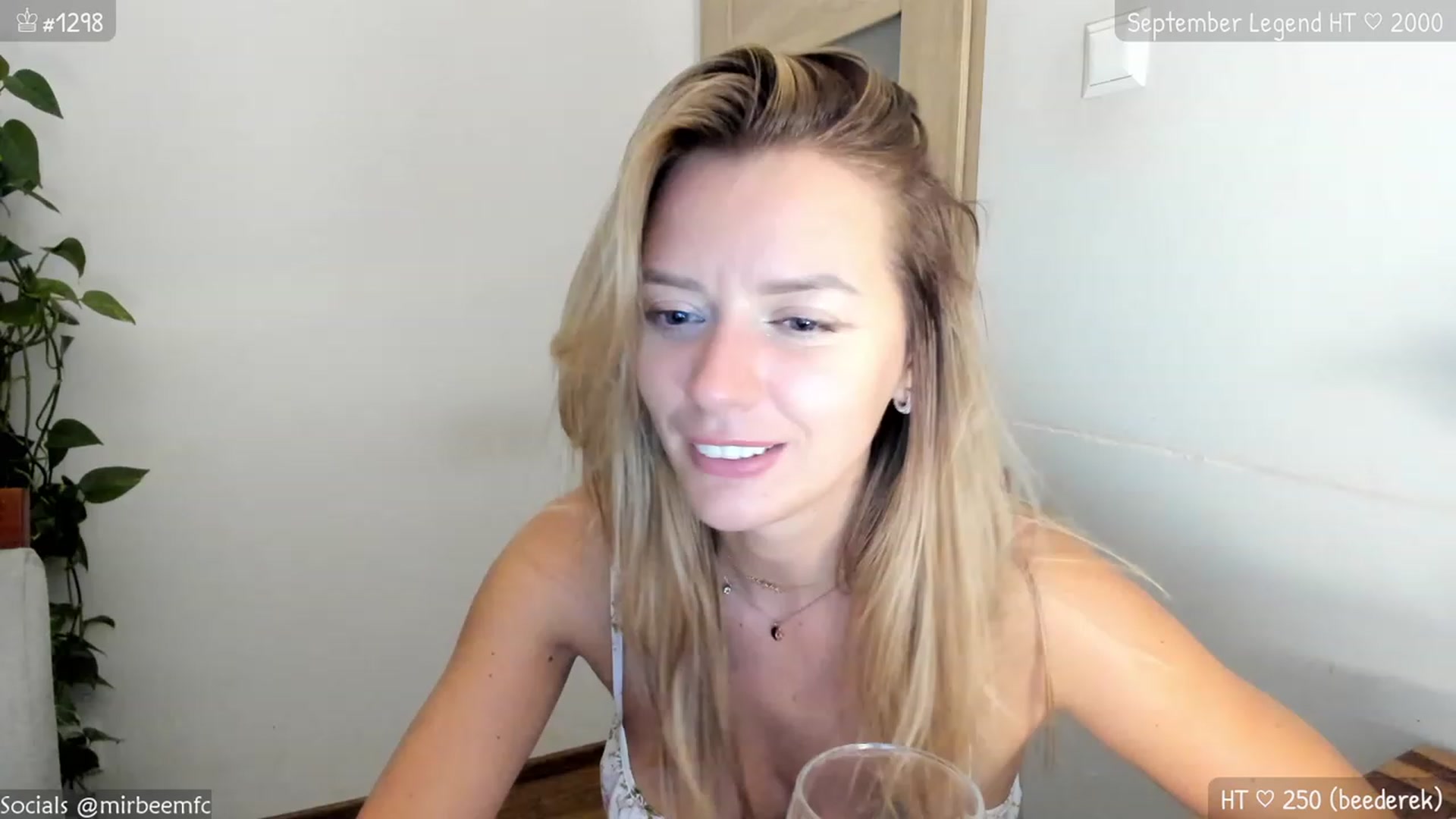 Gallery image thumbnail from MirBee's myfreecams stream on, 09/14/2023, 01:40 image 3 of 20