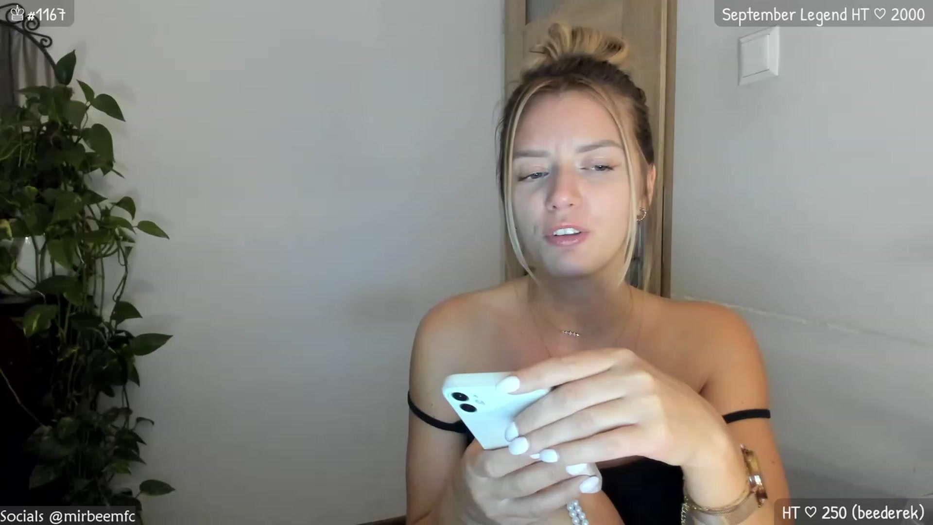 Gallery image thumbnail from MirBee's myfreecams stream on, 09/14/2023, 22:08 image 16 of 20