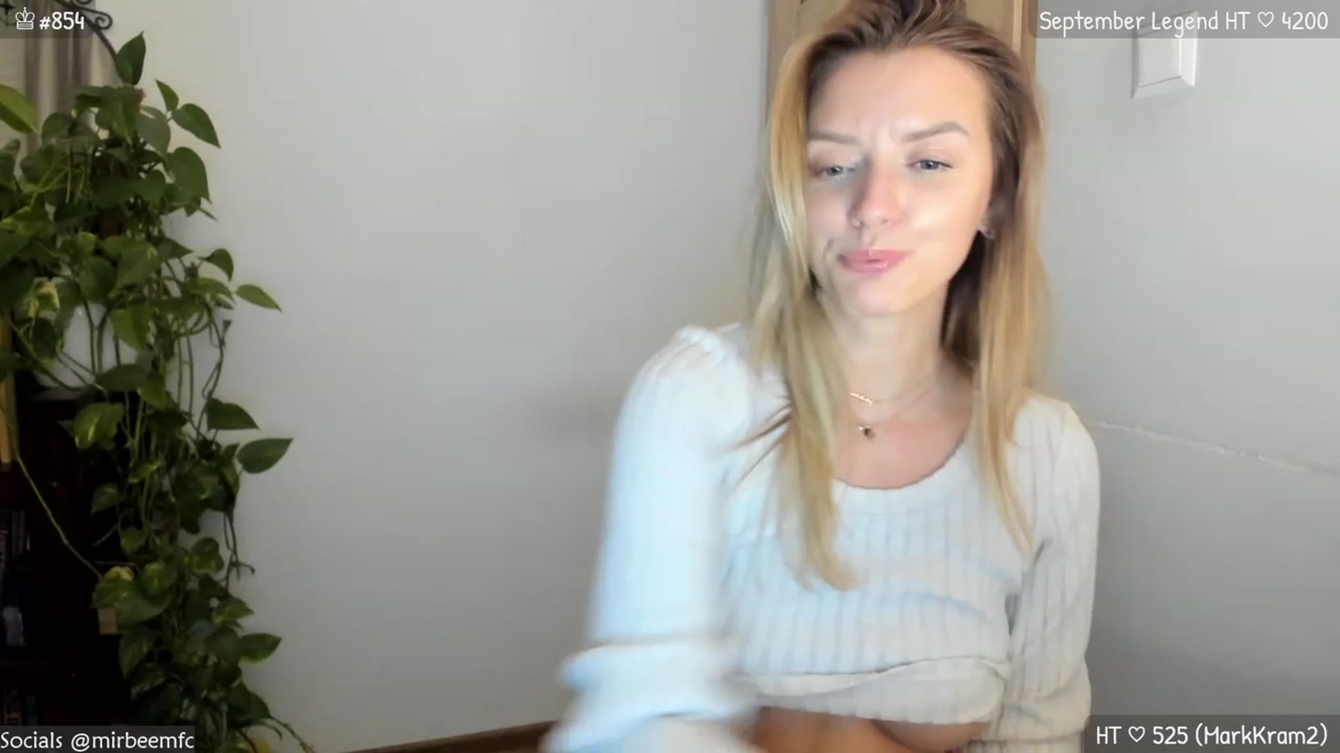 Gallery image thumbnail from MirBee's myfreecams stream on, 09/20/2023, 23:22 image 8 of 20