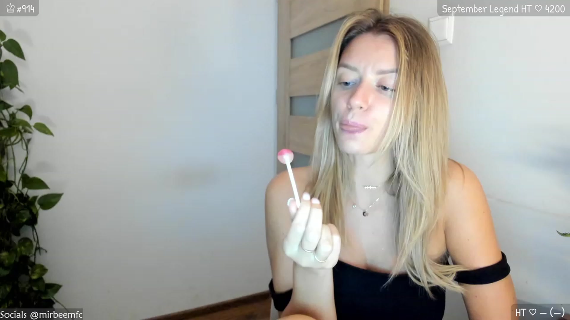 Gallery image thumbnail from MirBee's myfreecams stream on, 09/25/2023, 22:06 image 7 of 20