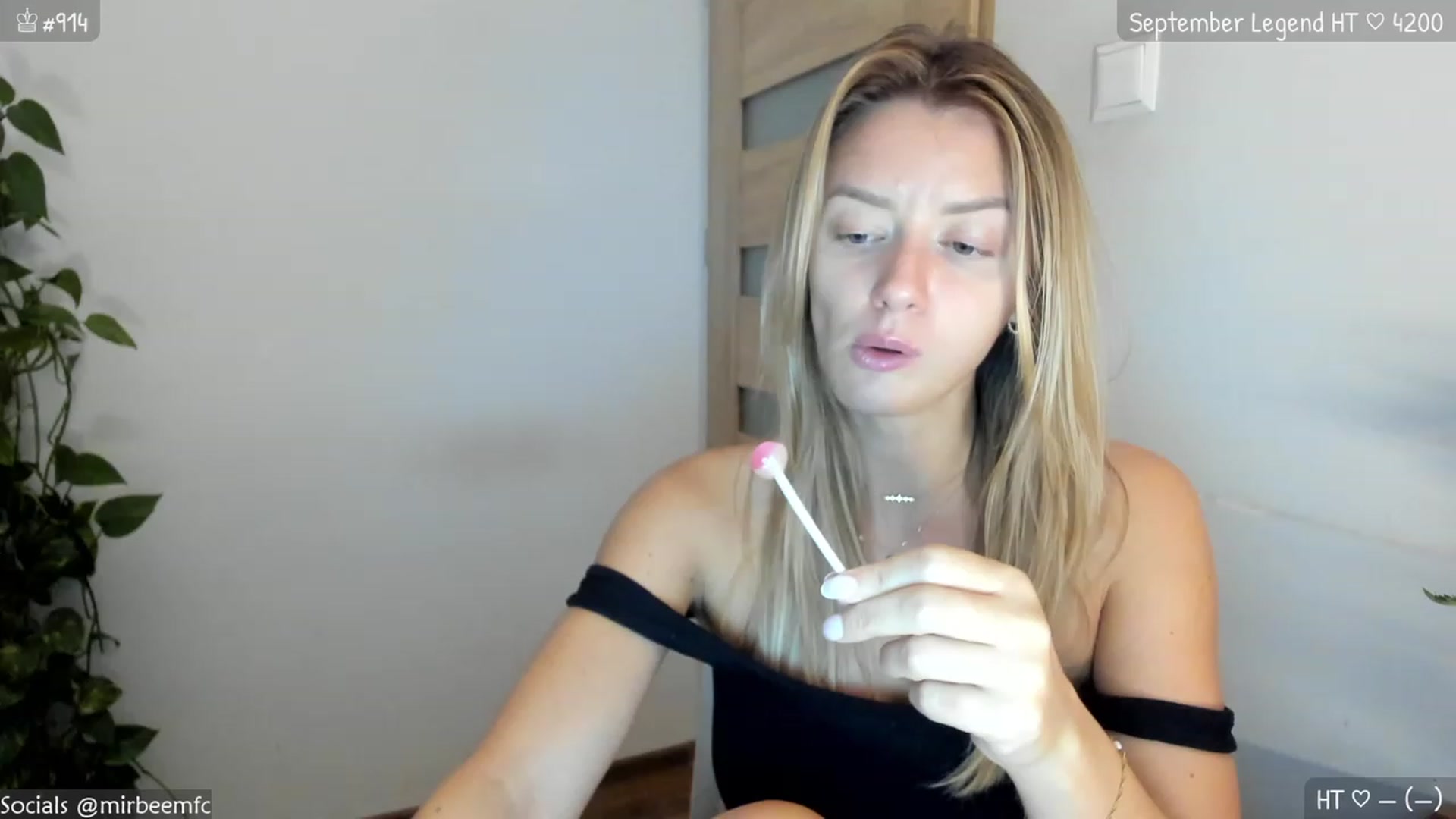 Gallery image thumbnail from MirBee's myfreecams stream on, 09/25/2023, 22:06 image 8 of 20